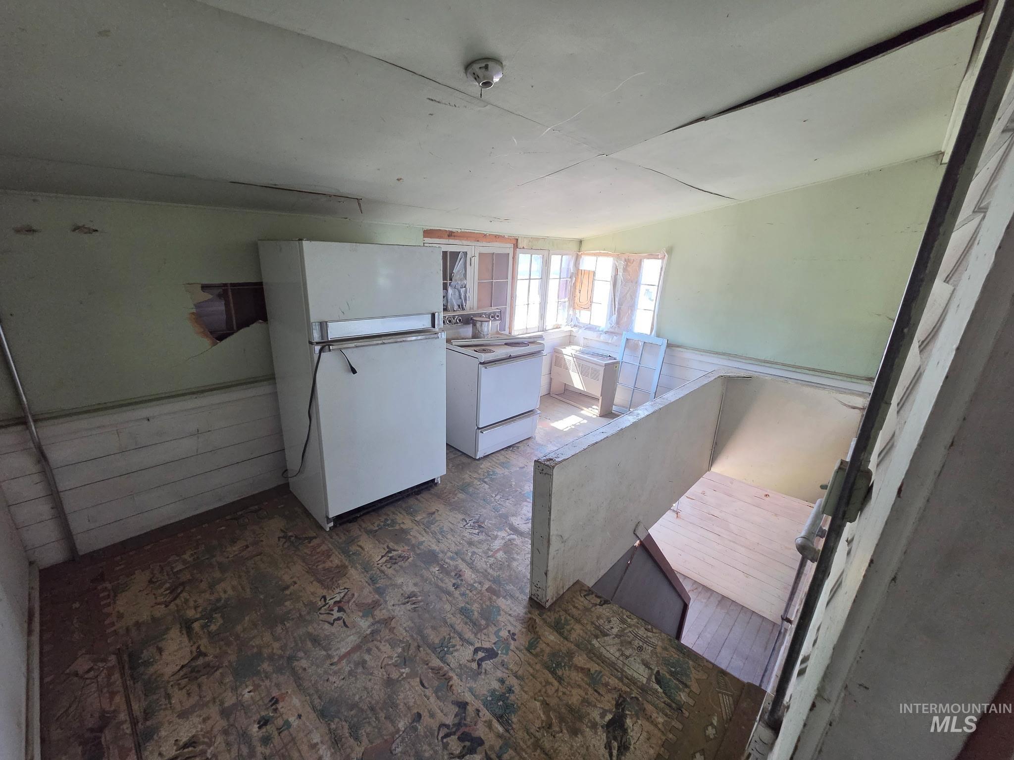 225 S 4th E Property Photo 30