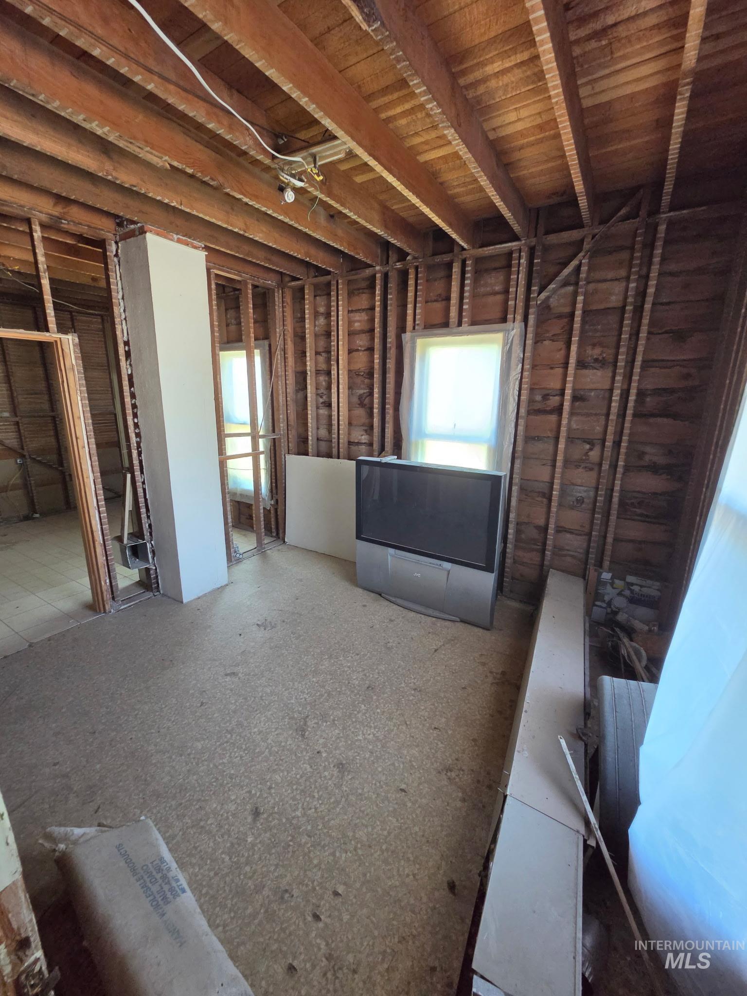 225 S 4th E Property Photo 34