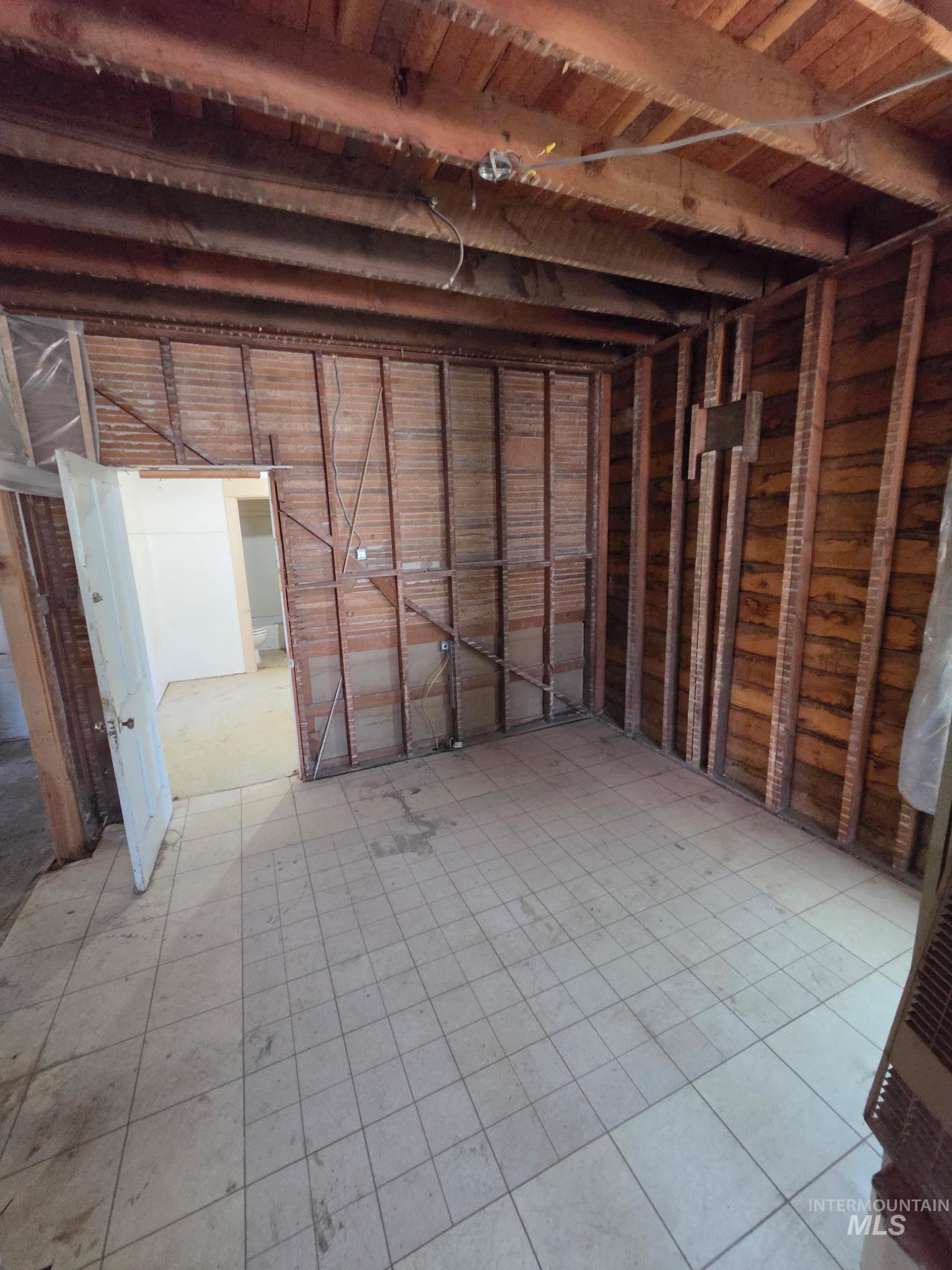225 S 4th E Property Photo 35