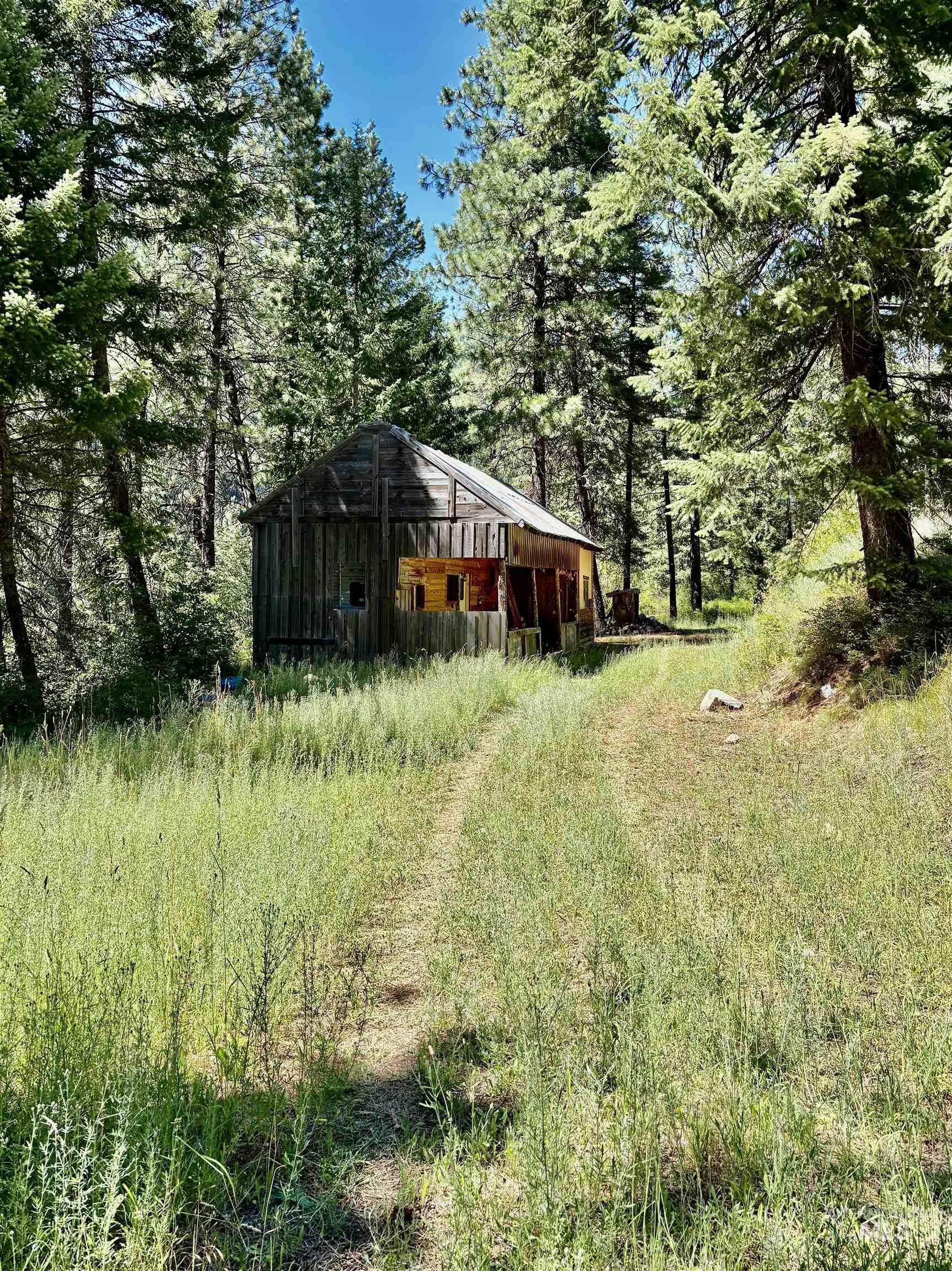 4966 Highway 95 Property Photo 8