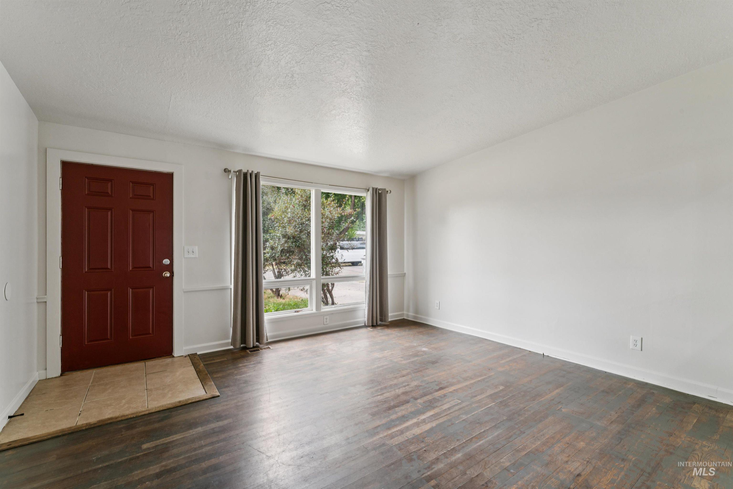 1903 W Lemhi Property Photo 9