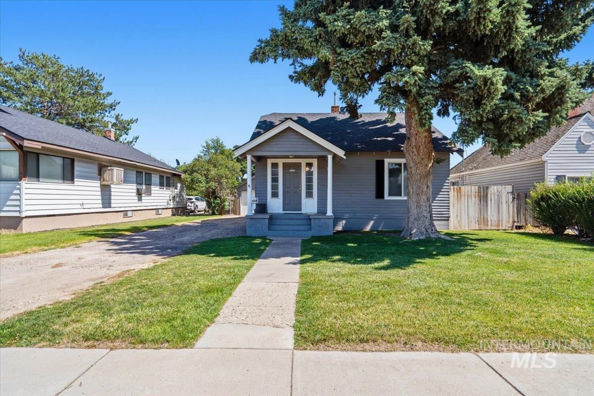 620 16th Avenue S. Property Photo 1