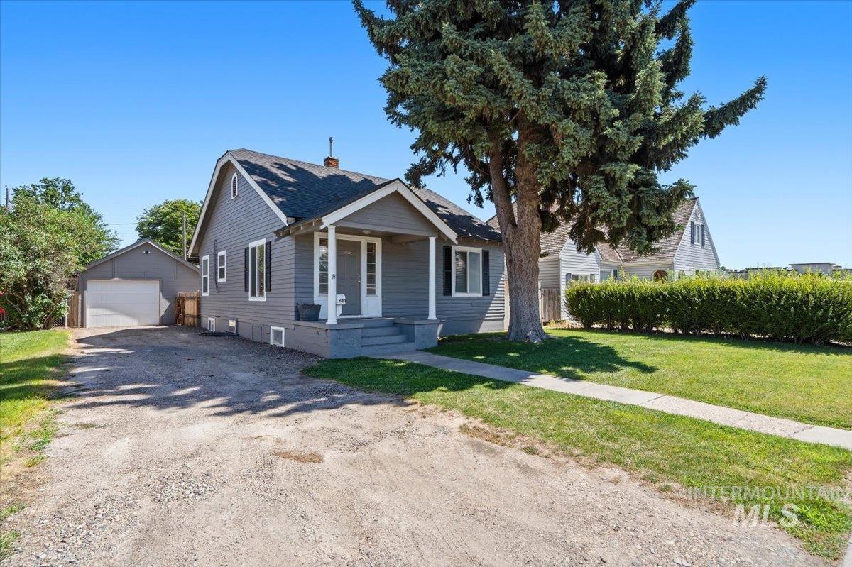620 16th Avenue S. Property Photo 2