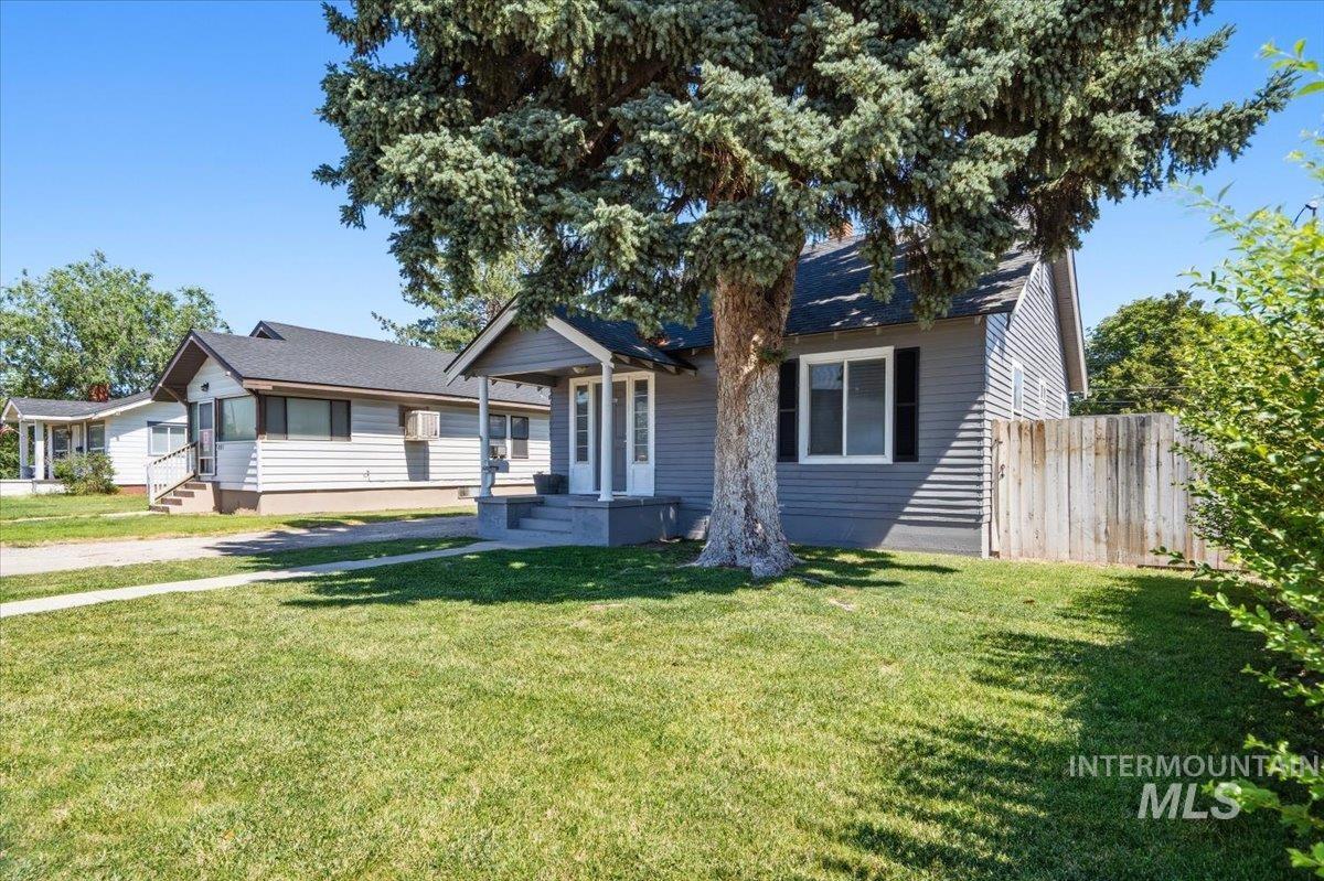 620 16th Avenue S. Property Photo 3