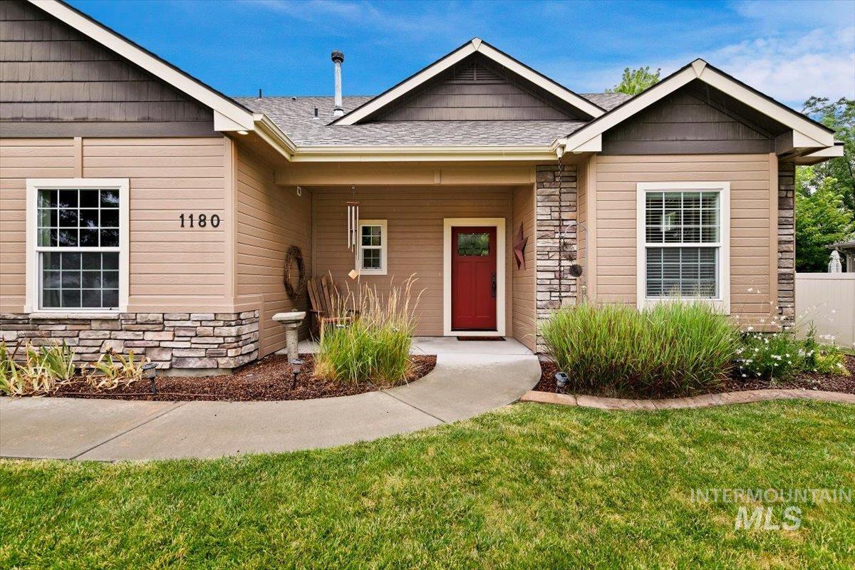 1180 N Powder River Dr. Property Photo 2