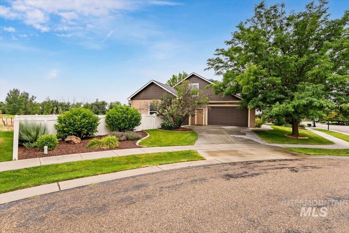 1180 N Powder River Dr. Property Photo 3