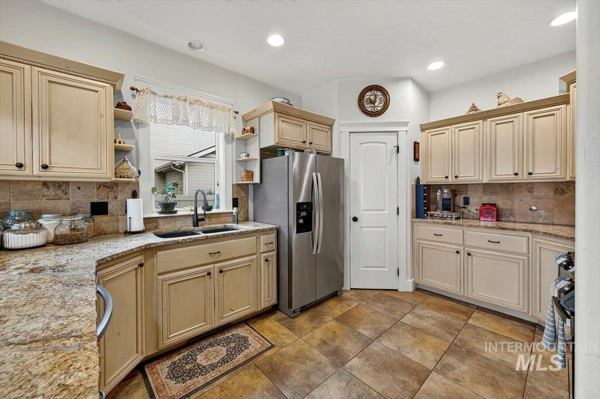 1180 N Powder River Dr. Property Photo 12