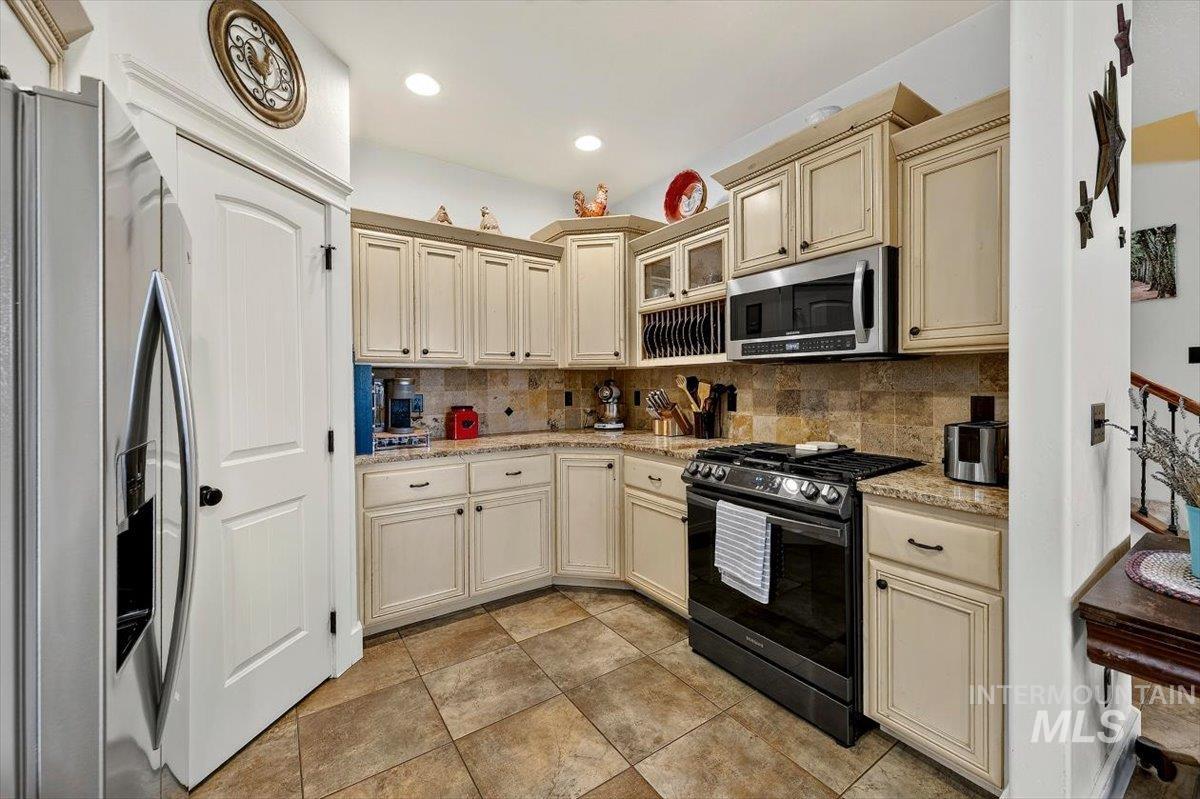 1180 N Powder River Dr. Property Photo 13