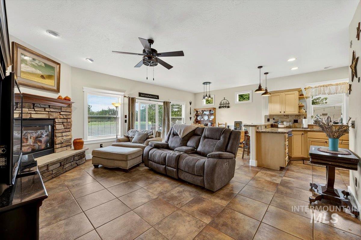 1180 N Powder River Dr. Property Photo 21
