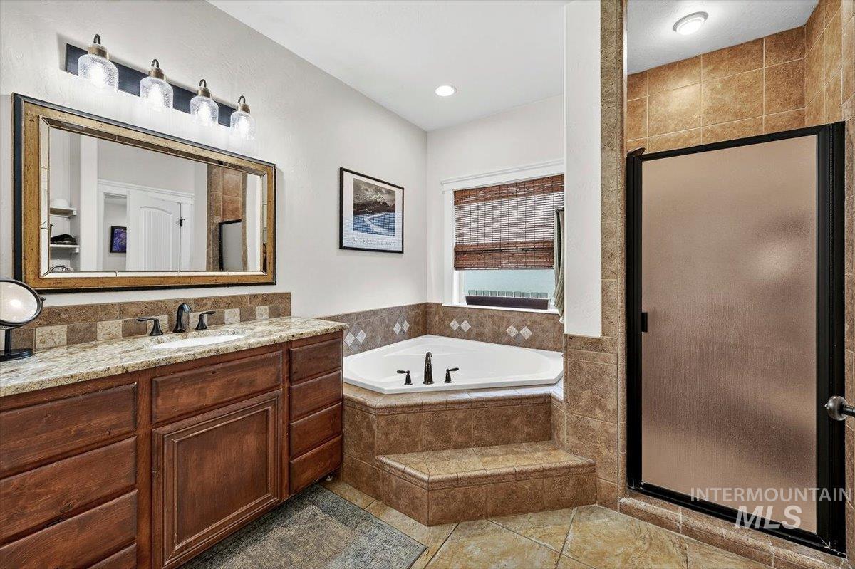 1180 N Powder River Dr. Property Photo 26