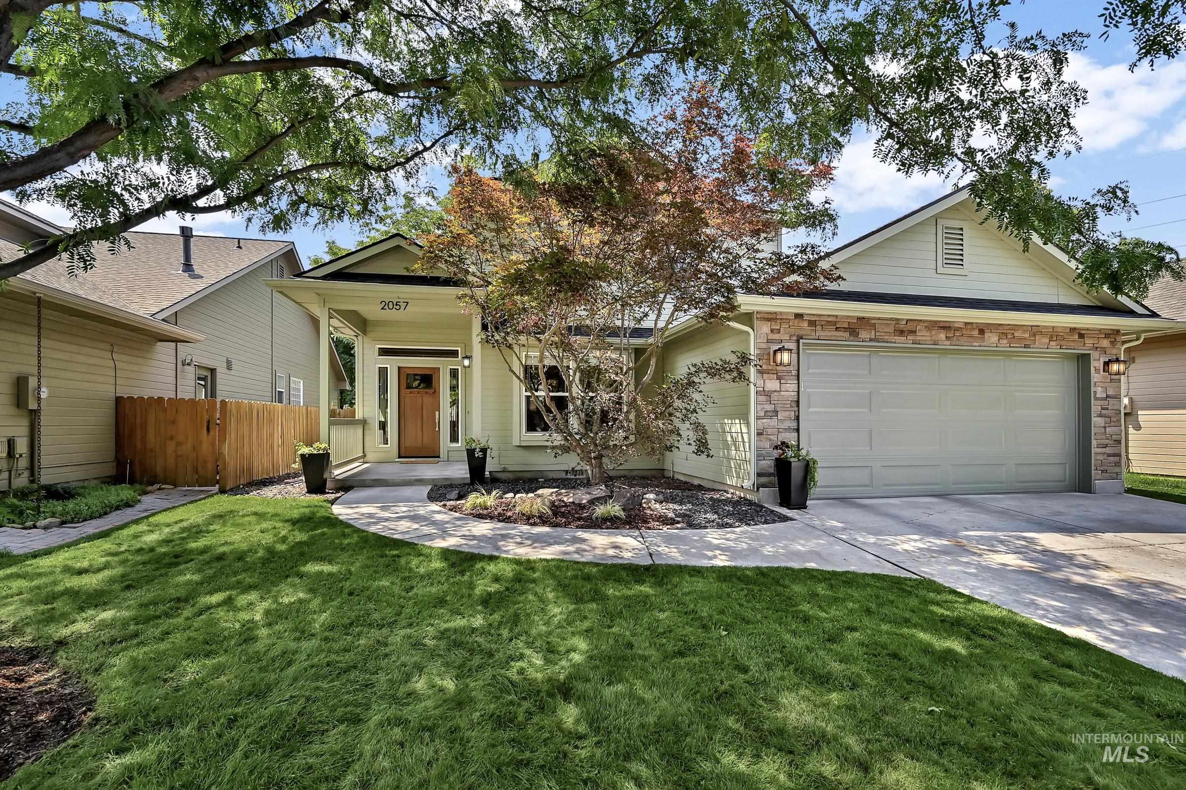 2057 E Walling Court Property Photo 1
