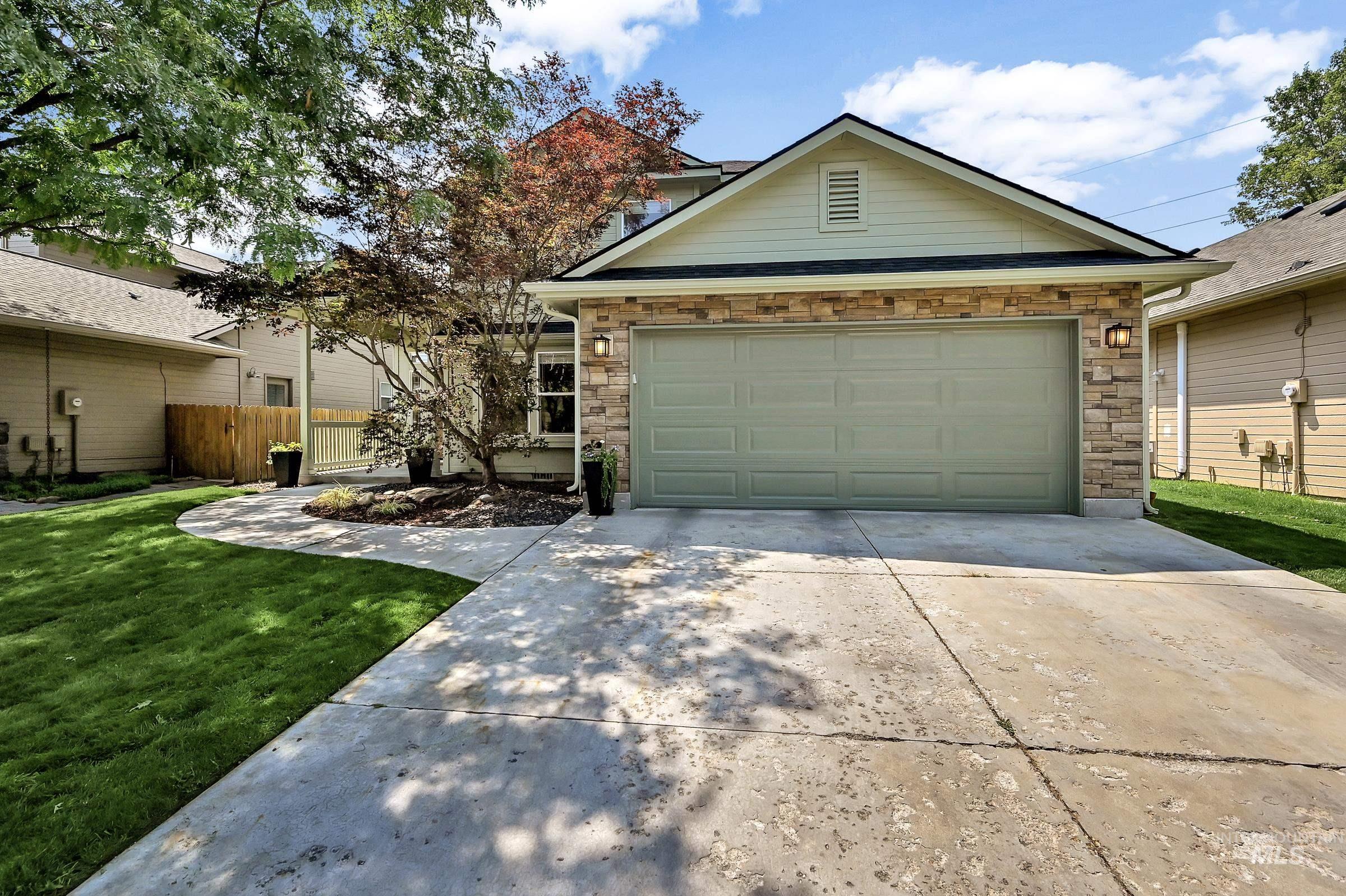2057 E Walling Court Property Photo 2