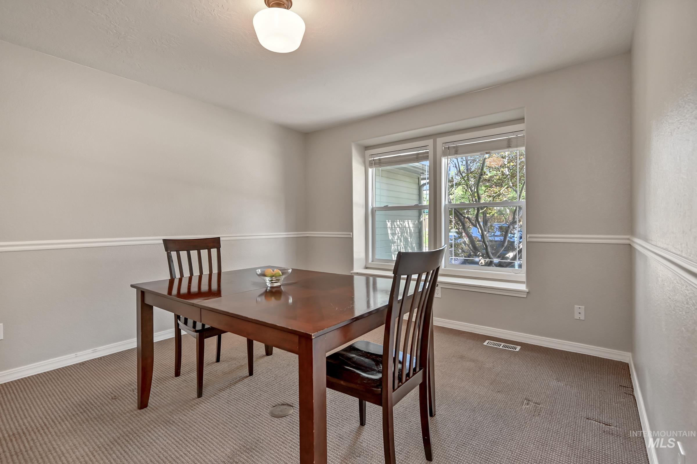 2057 E Walling Court Property Photo 9
