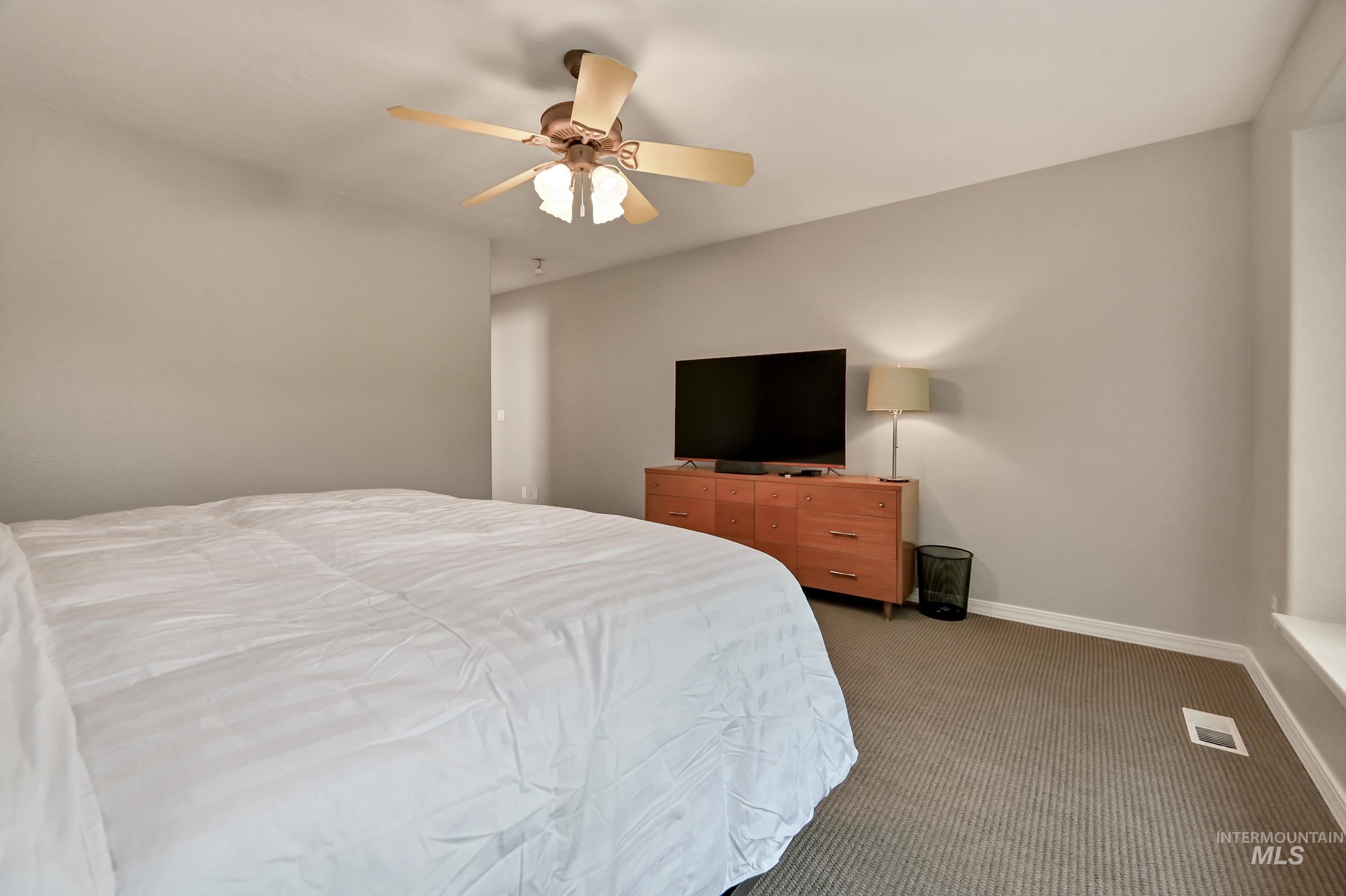 2057 E Walling Court Property Photo 17
