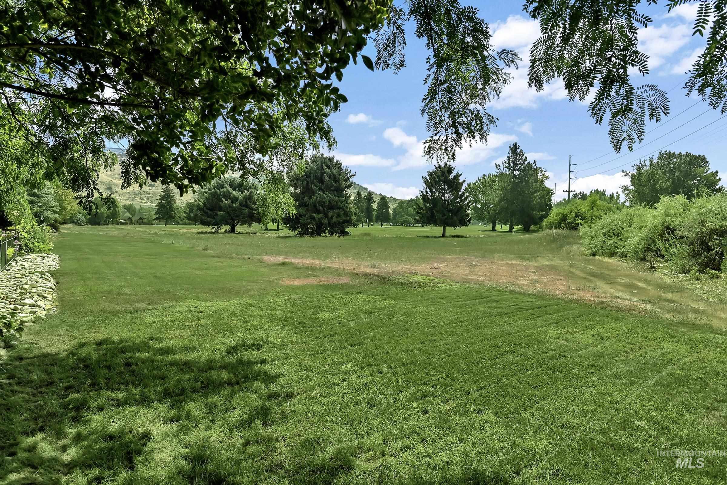 2057 E Walling Court Property Photo 31
