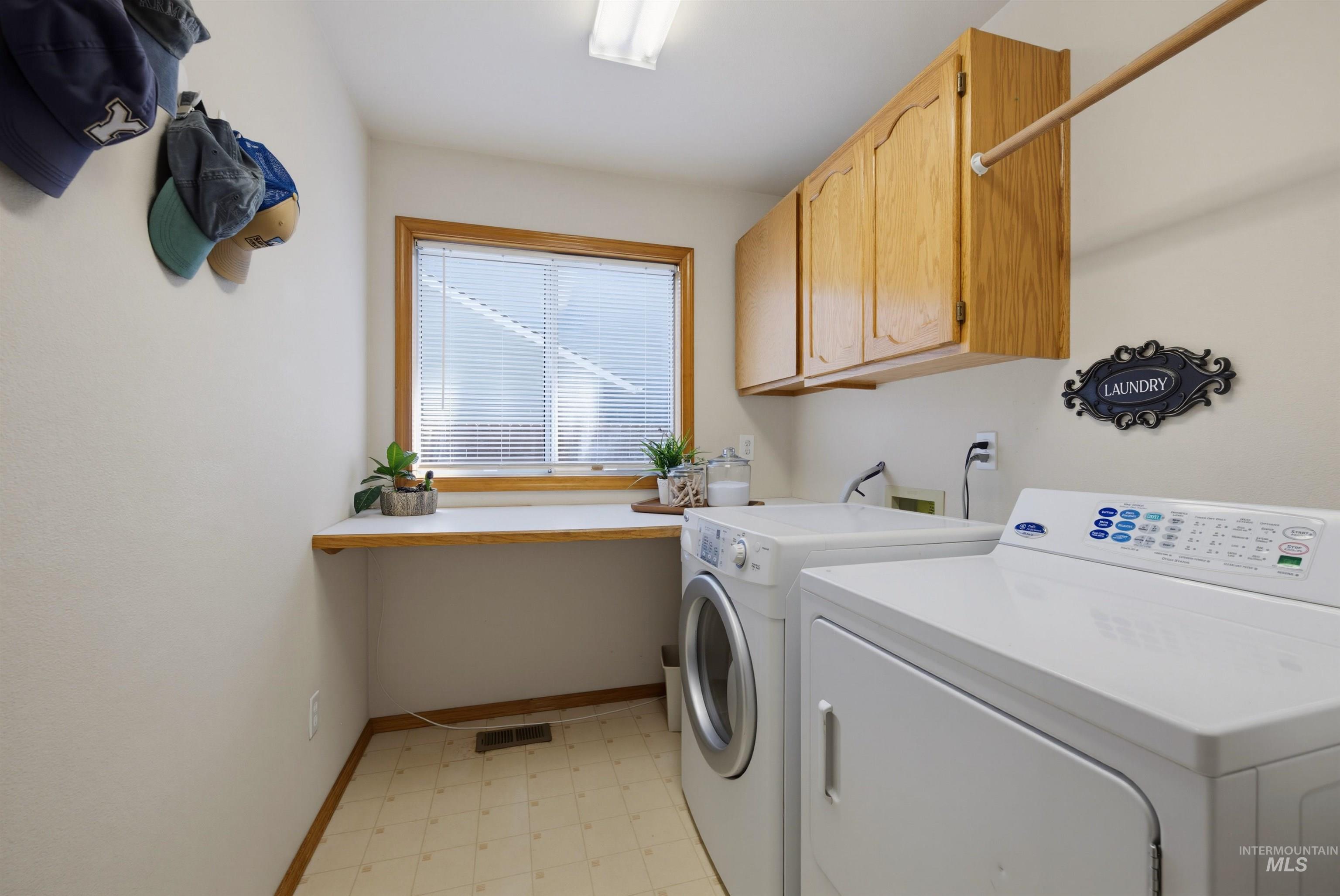 2455 E Gloucester Street Property Photo 16