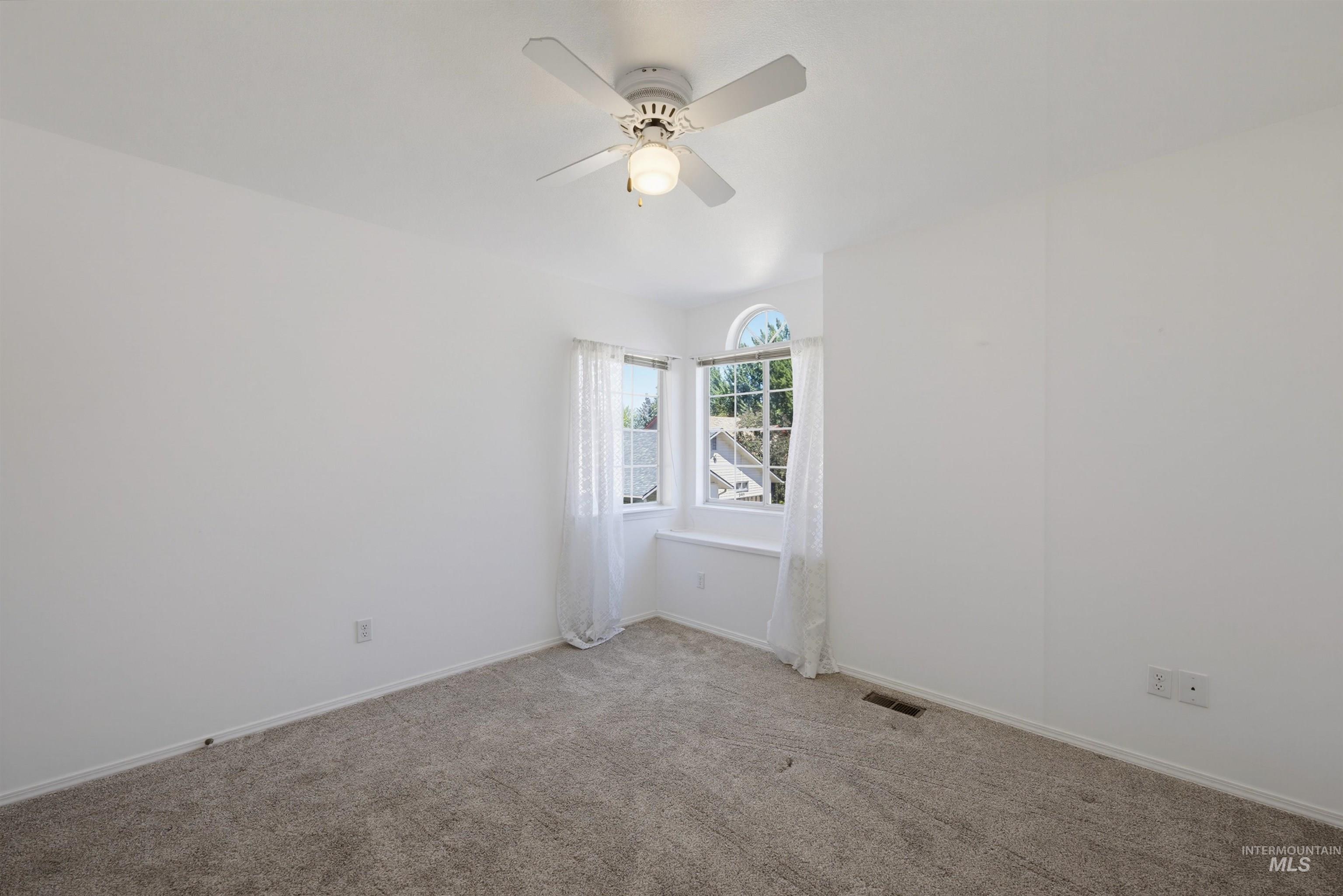 2455 E Gloucester Street Property Photo 20