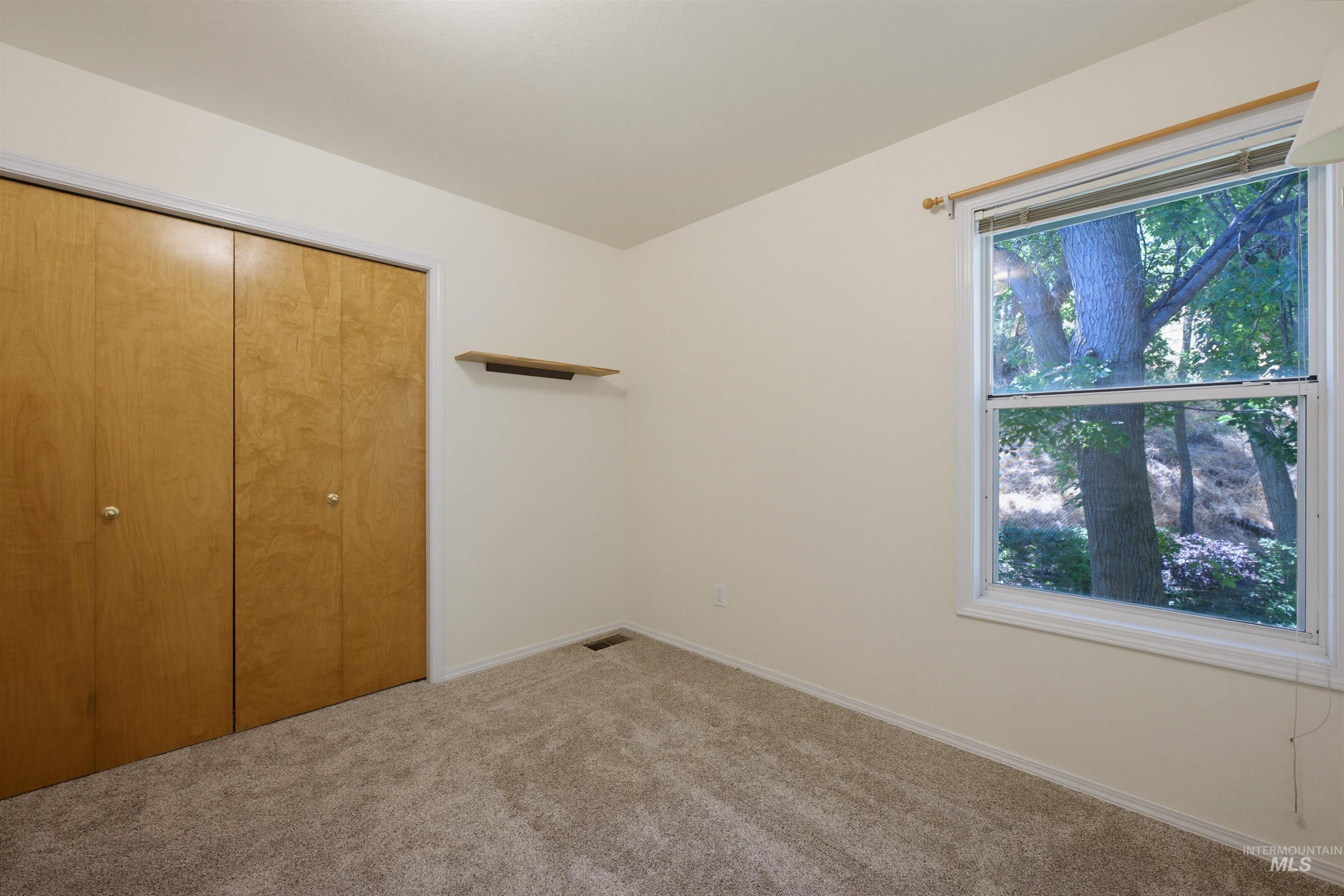 2455 E Gloucester Street Property Photo 23