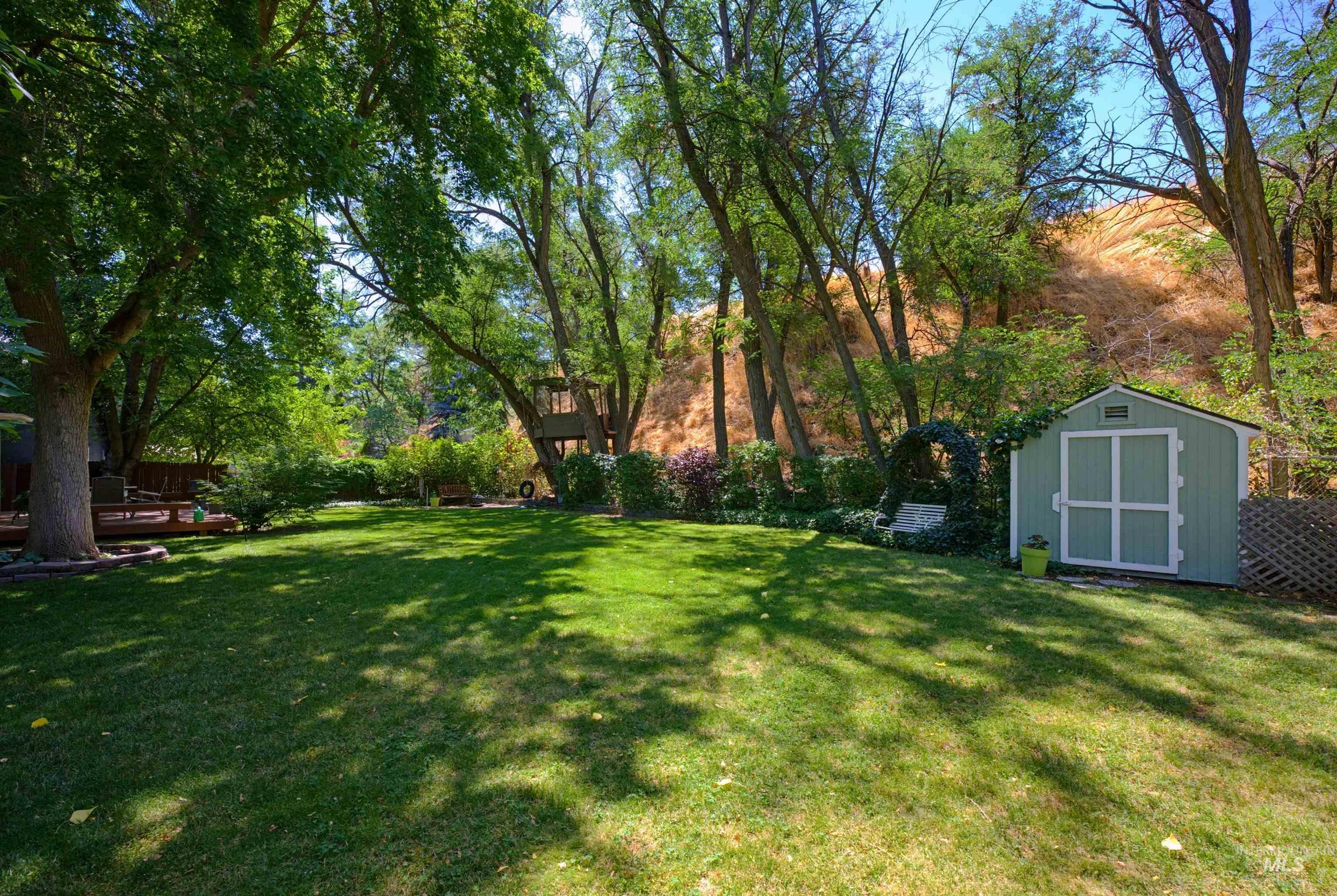 2455 E Gloucester Street Property Photo 27