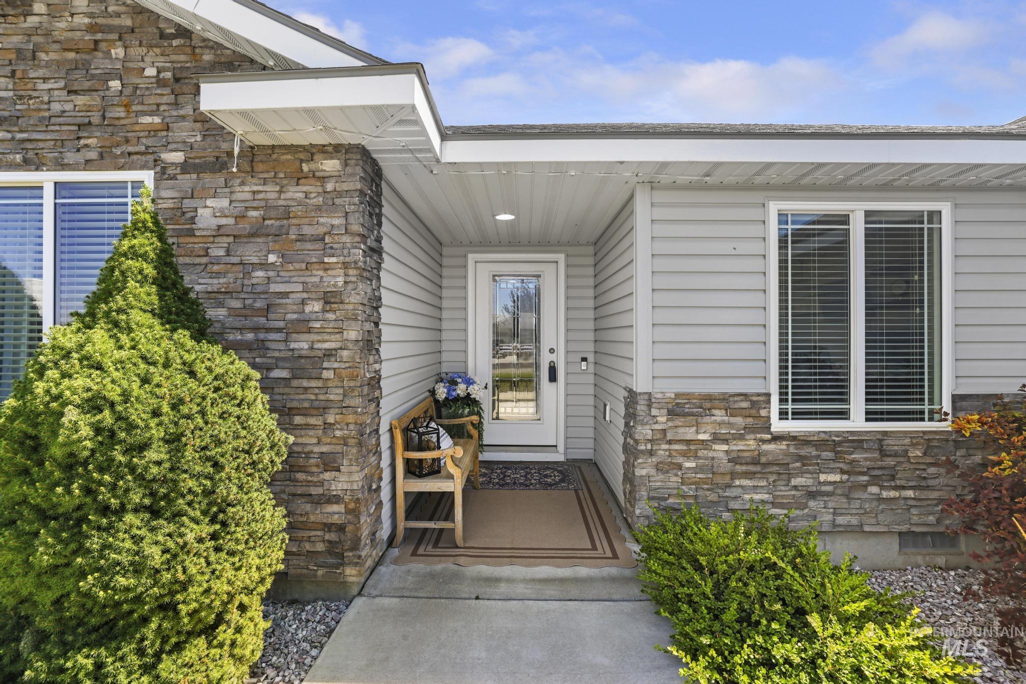 4060 Mountain Vista Ln Property Photo 6