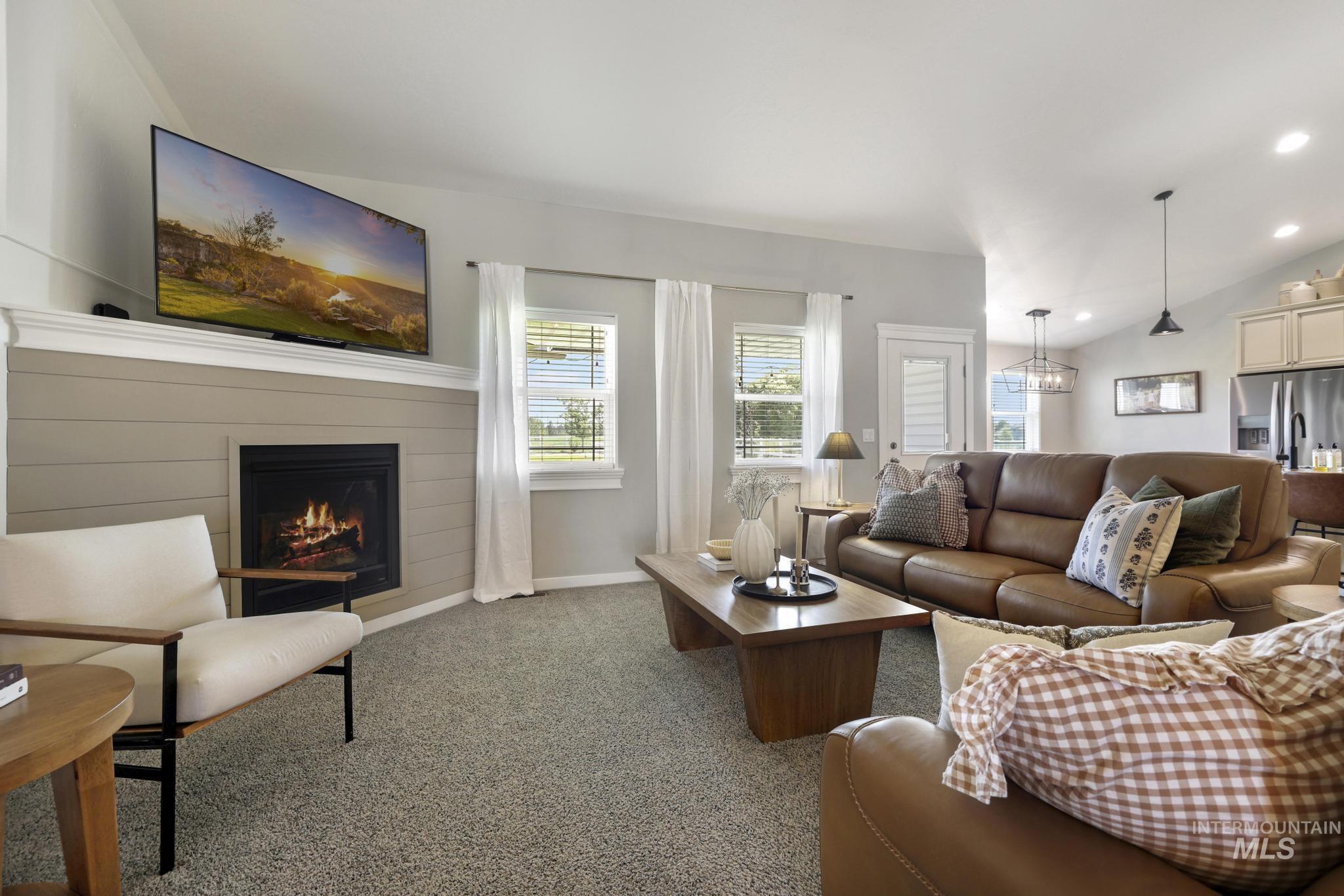4060 Mountain Vista Ln Property Photo 15