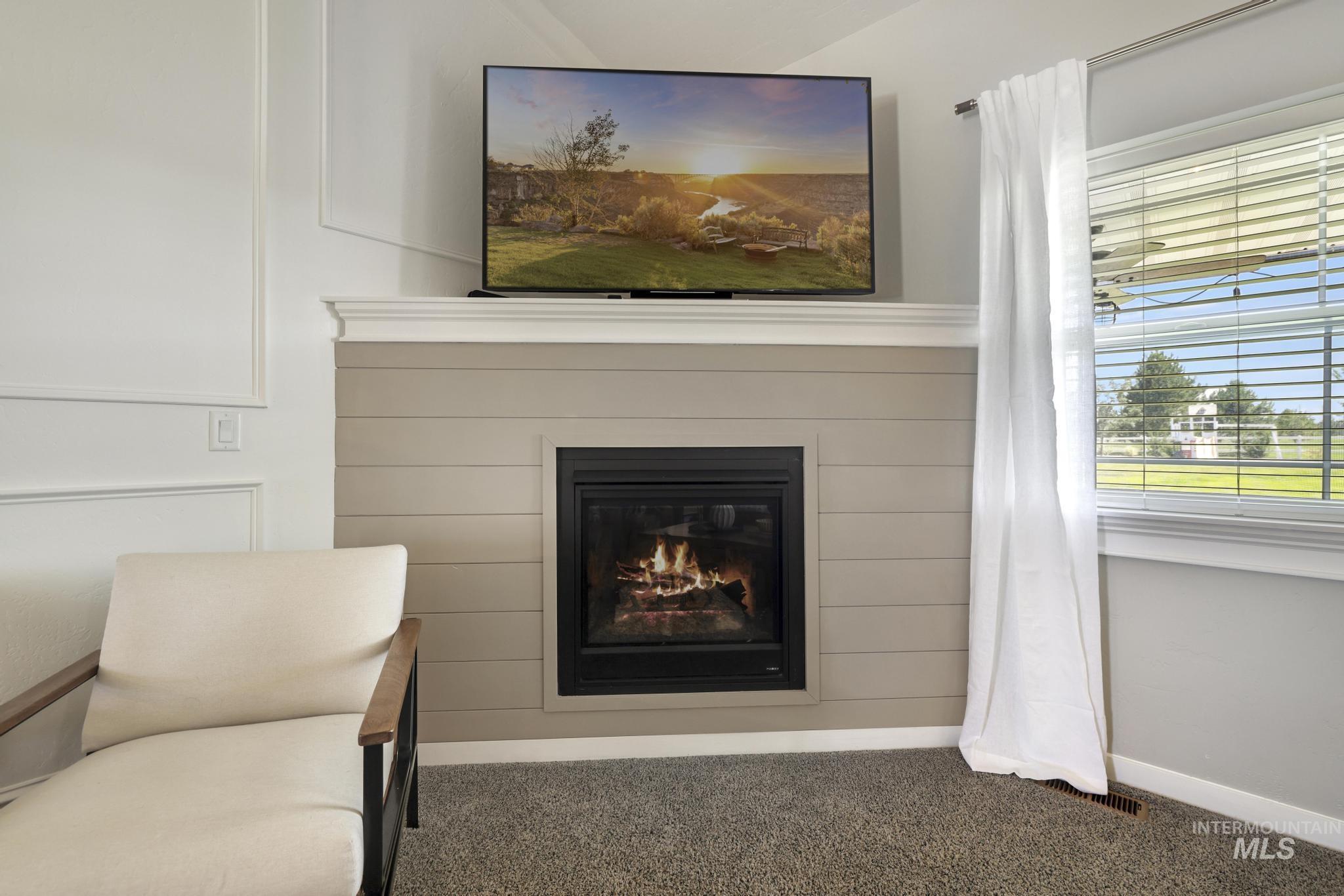 4060 Mountain Vista Ln Property Photo 16