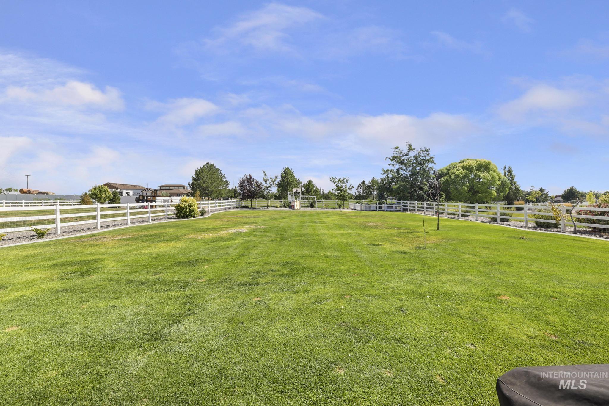 4060 Mountain Vista Ln Property Photo 33