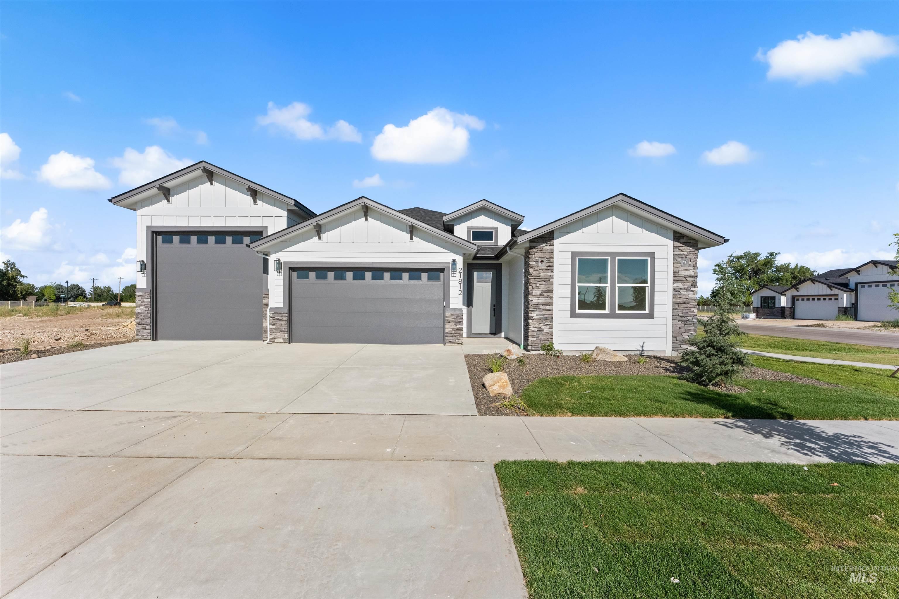 21812 Akira Property Photo 1