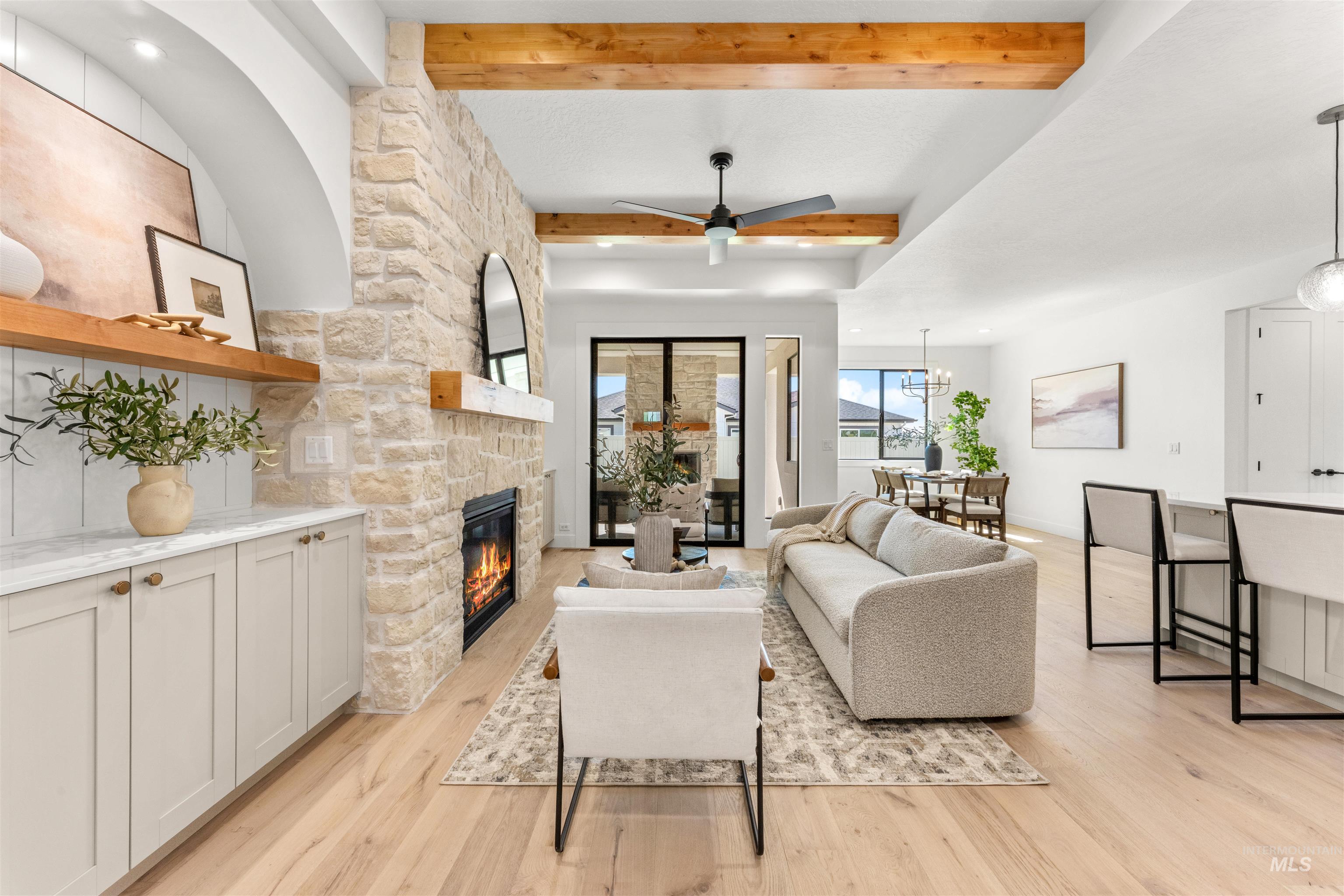 21812 Akira Property Photo 3