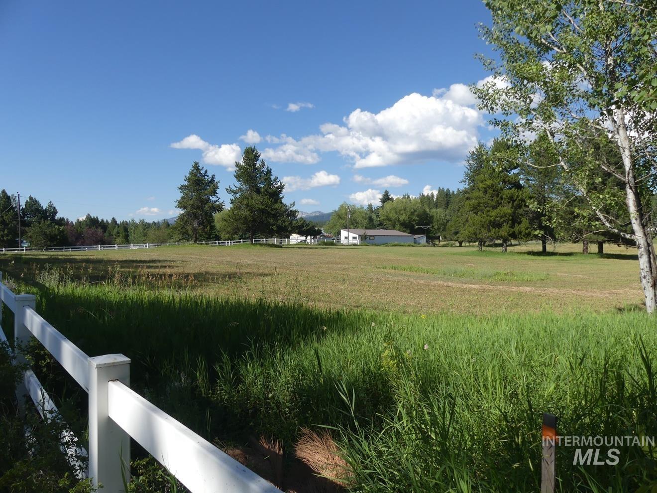 495 S Samson Trail Property Photo 2
