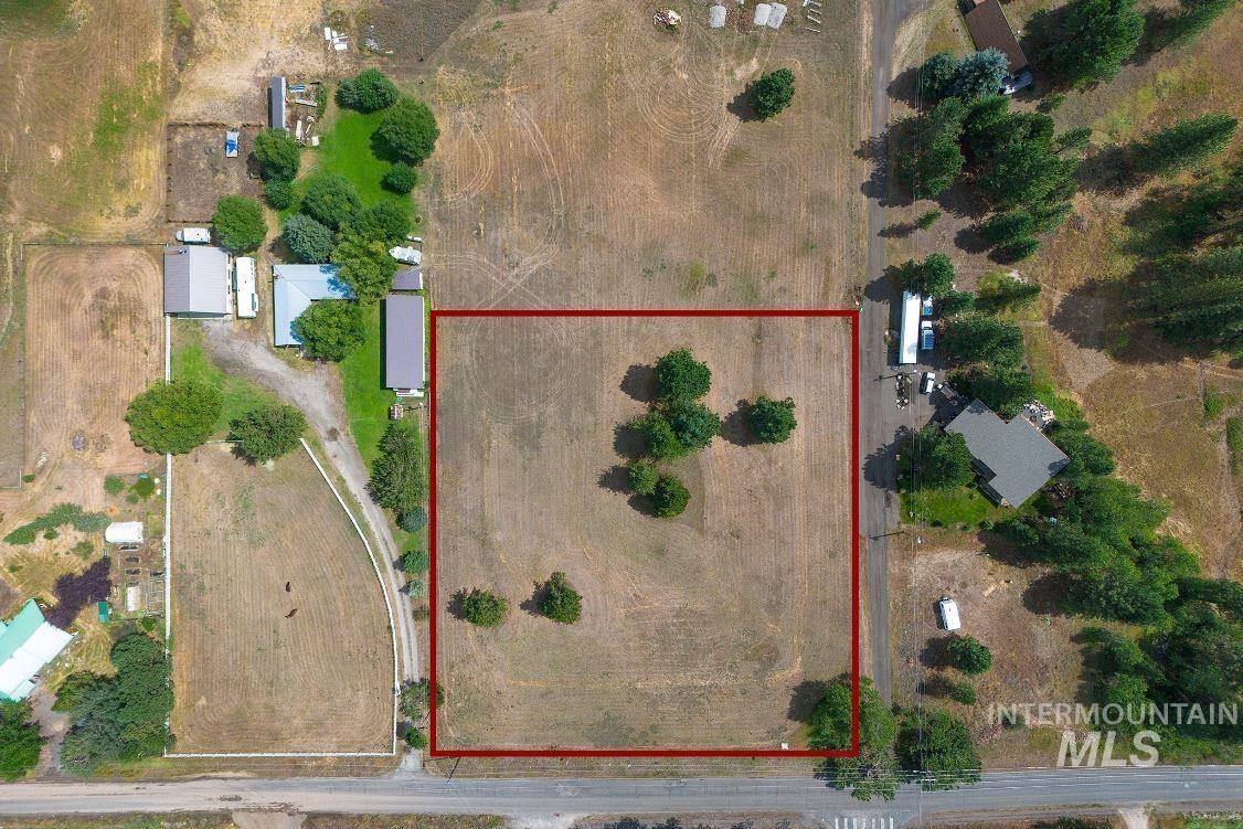 495 S Samson Trail Property Photo 7