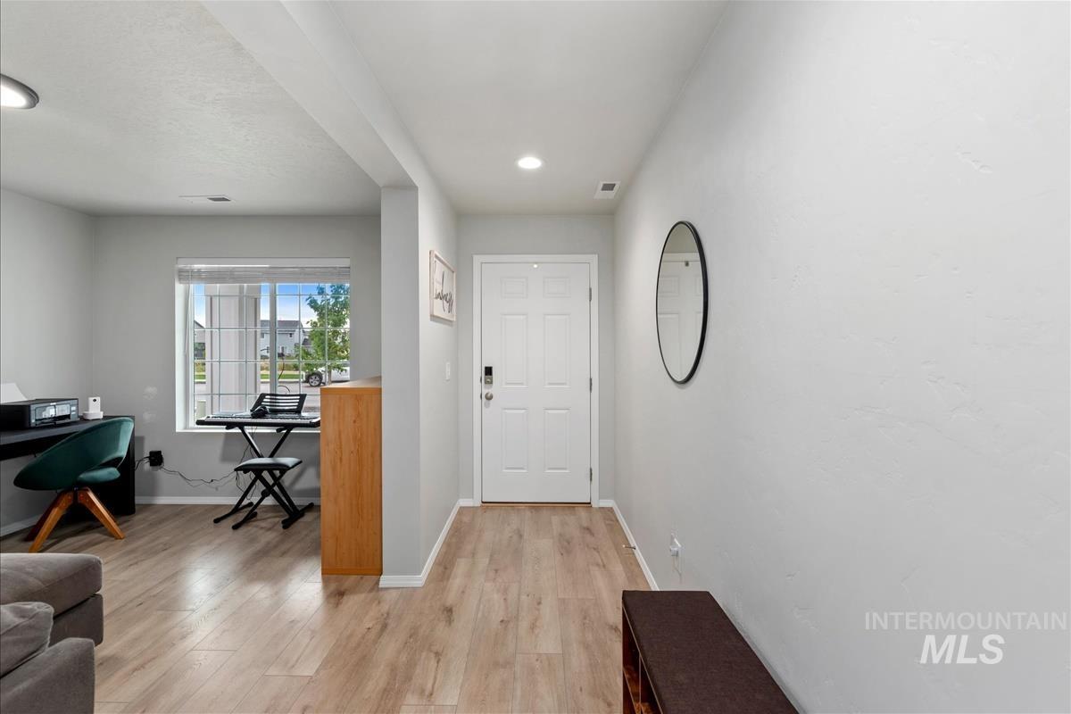 1364 Old Mill St Property Photo 4