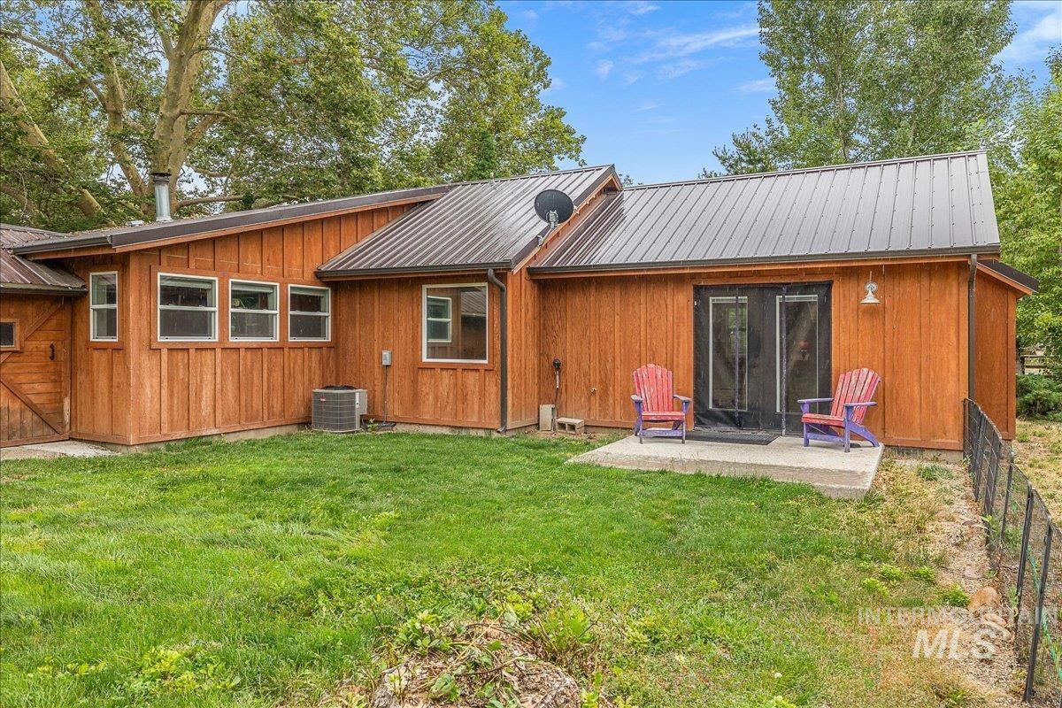 2246 E Locust St. Property Photo 28