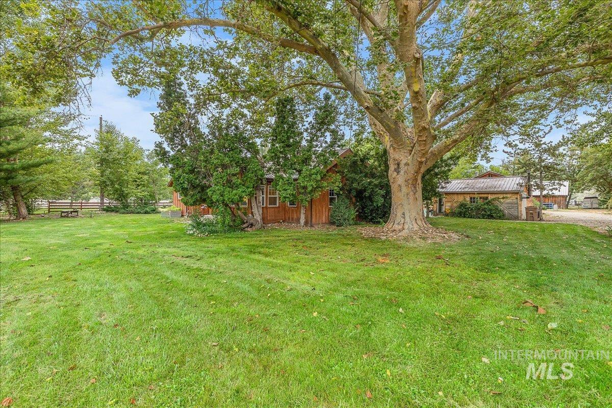 2246 E Locust St. Property Photo 49