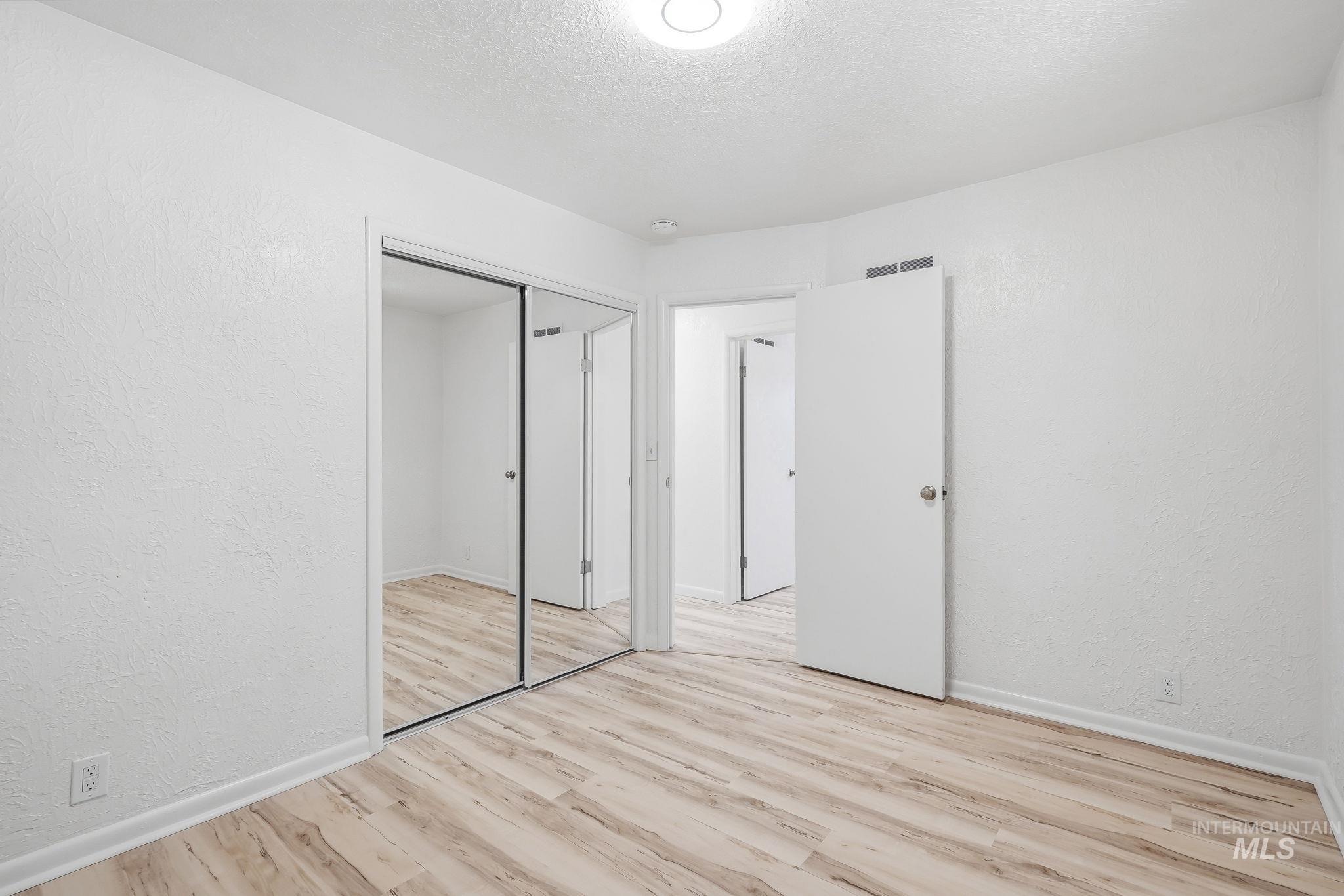 526 W Almond Property Photo 16