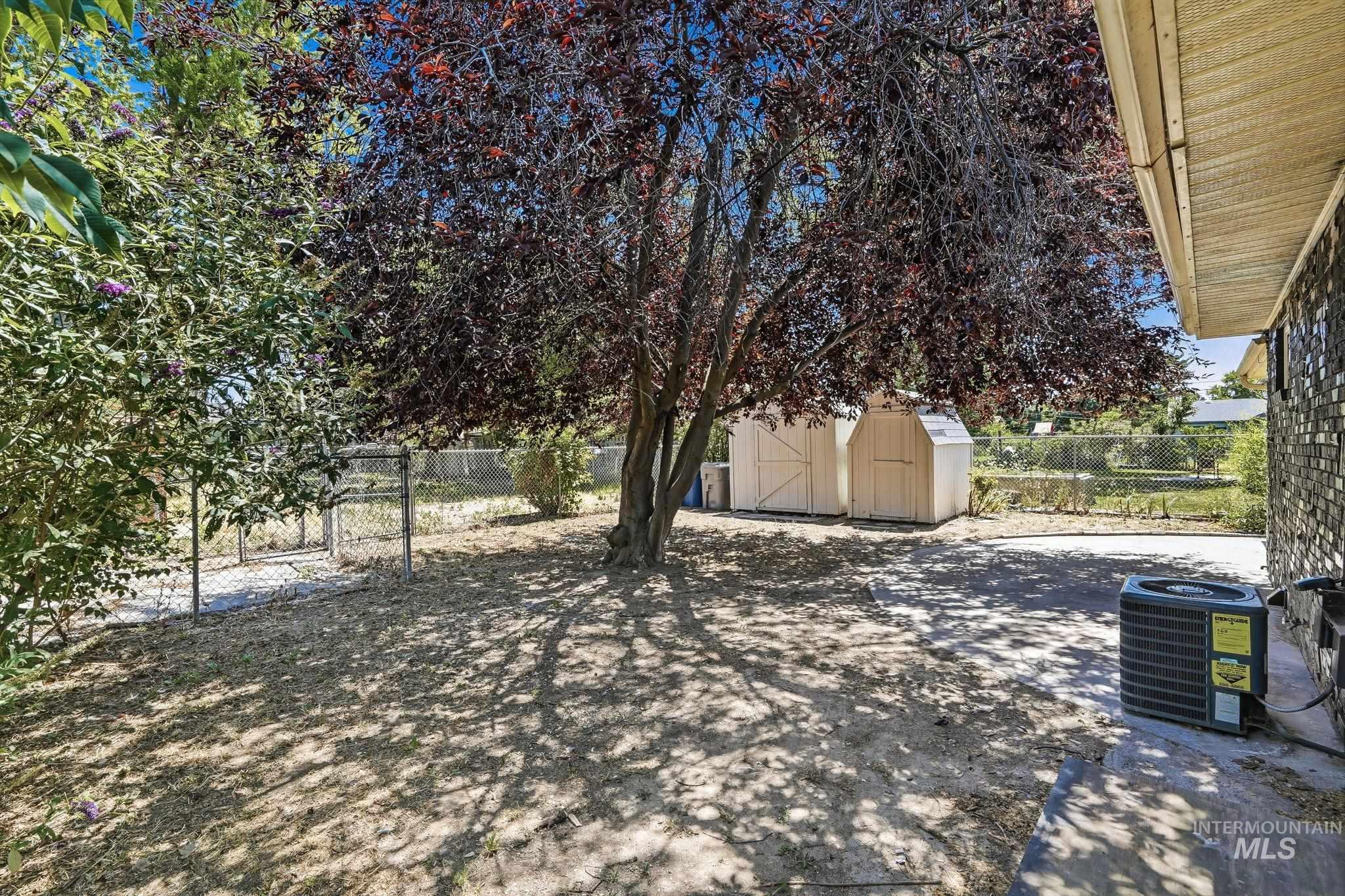 526 W Almond Property Photo 31