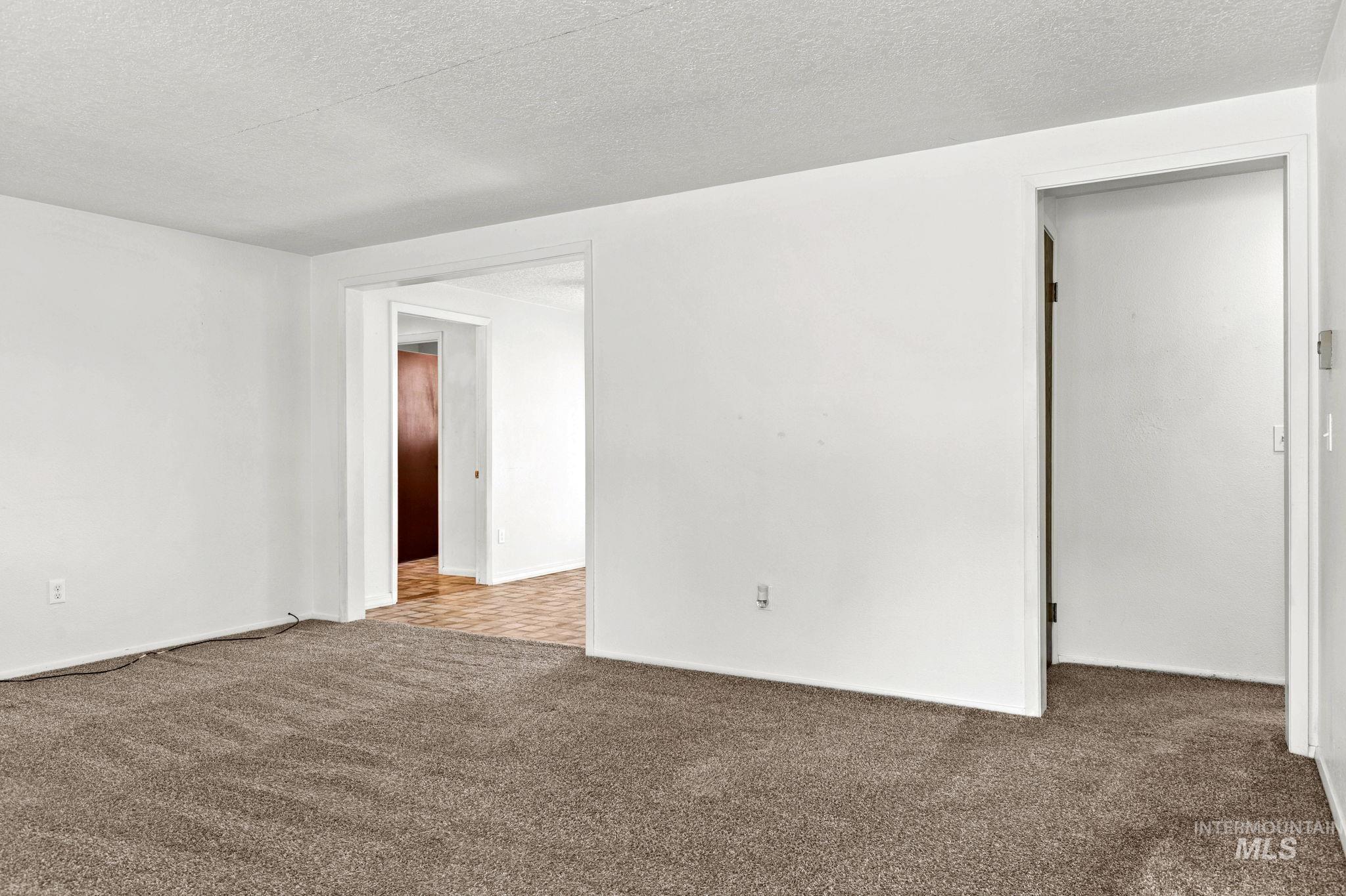 500 Berkley St. Property Photo 8