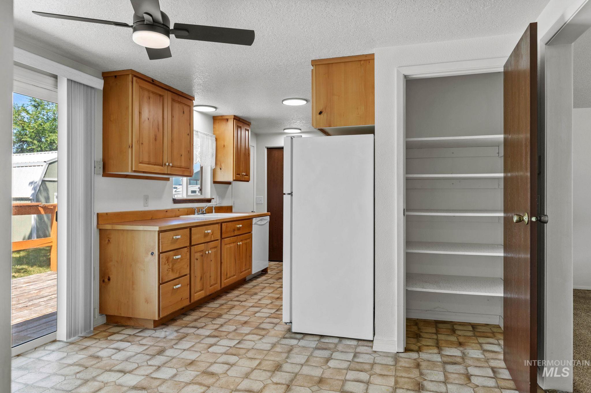 500 Berkley St. Property Photo 11