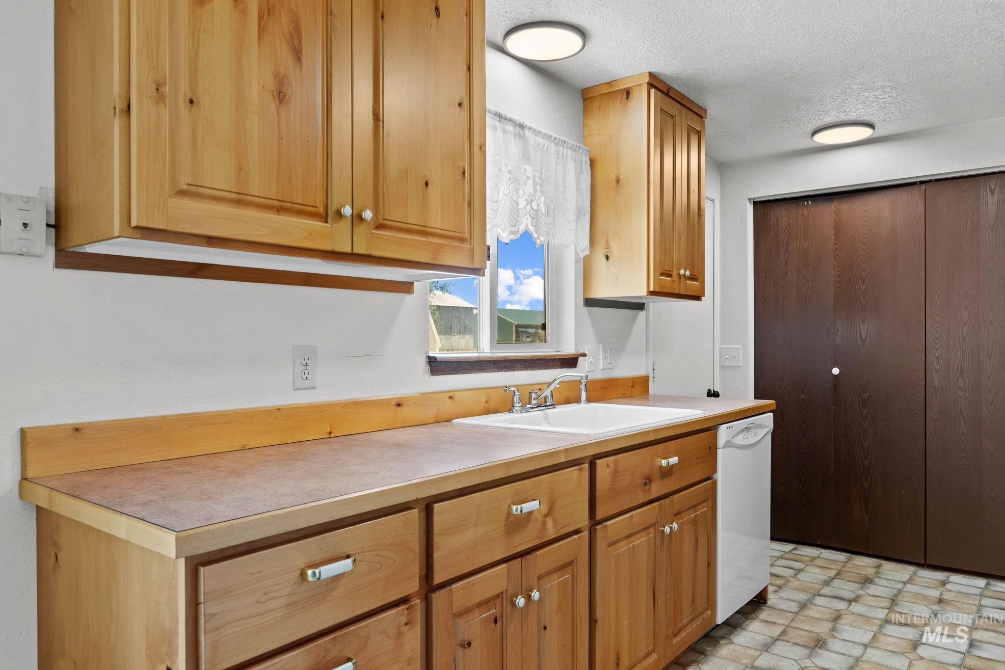 500 Berkley St. Property Photo 12