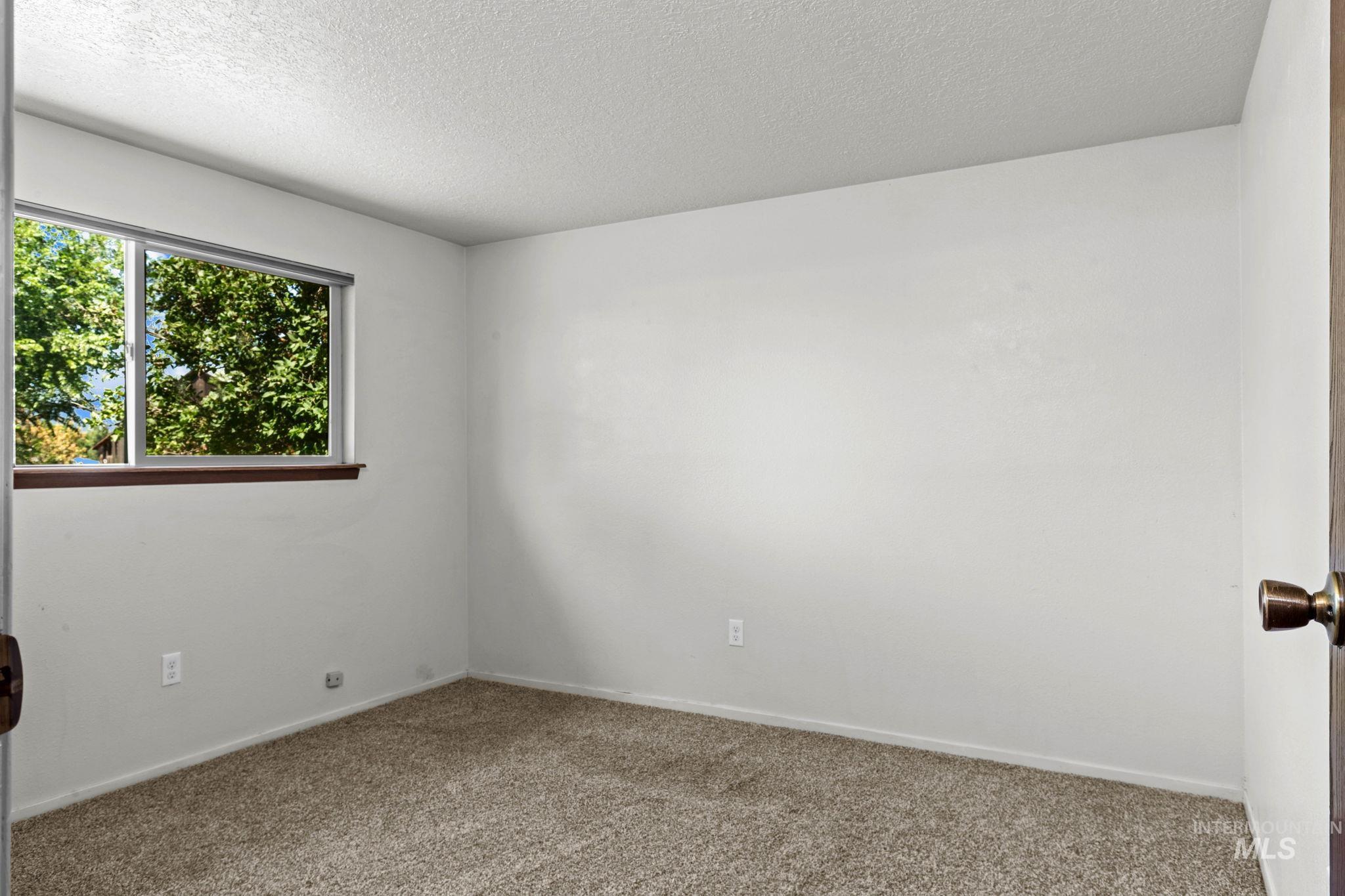 500 Berkley St. Property Photo 22