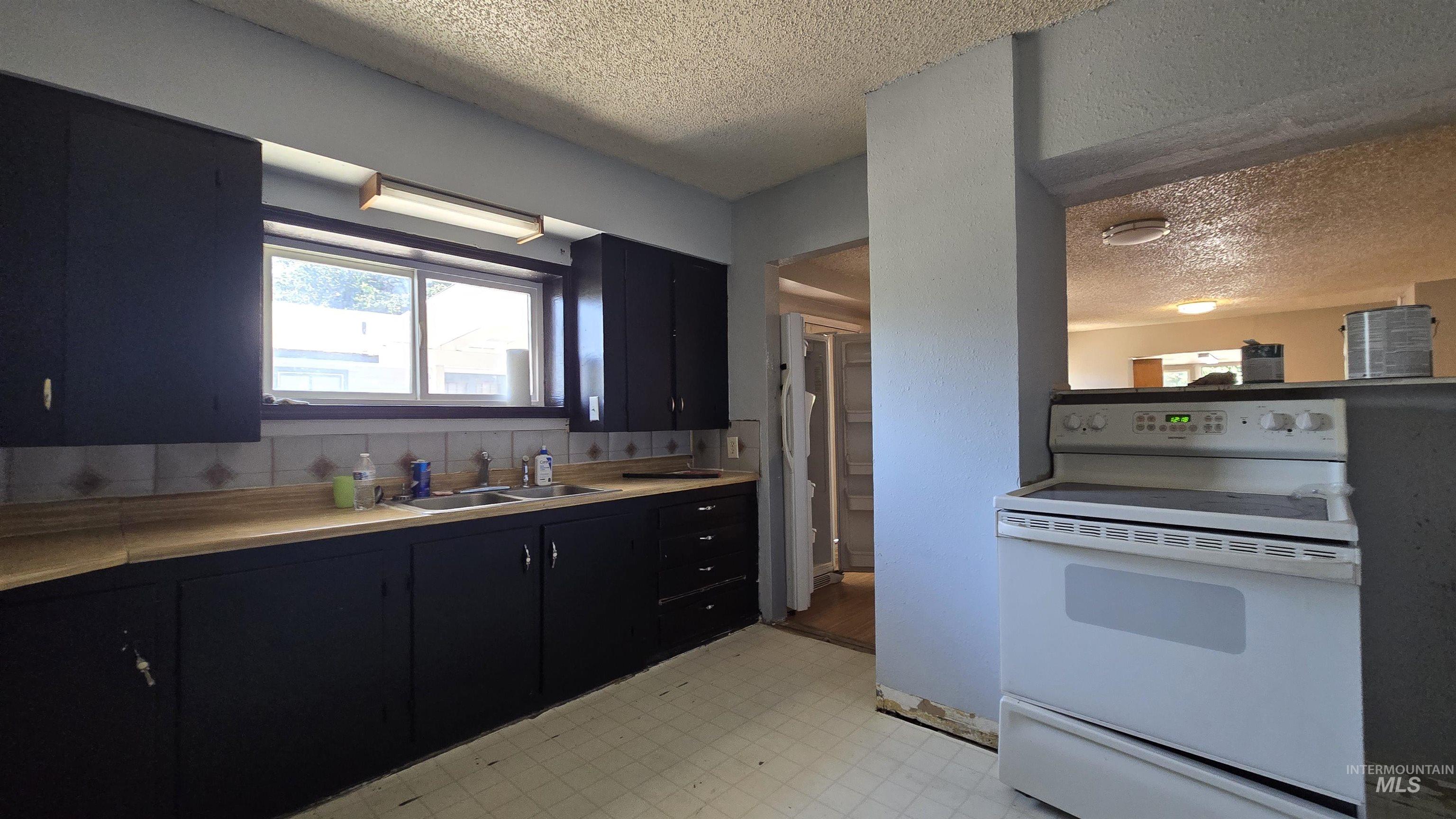 318/320 5th Ave. South Property Photo 6