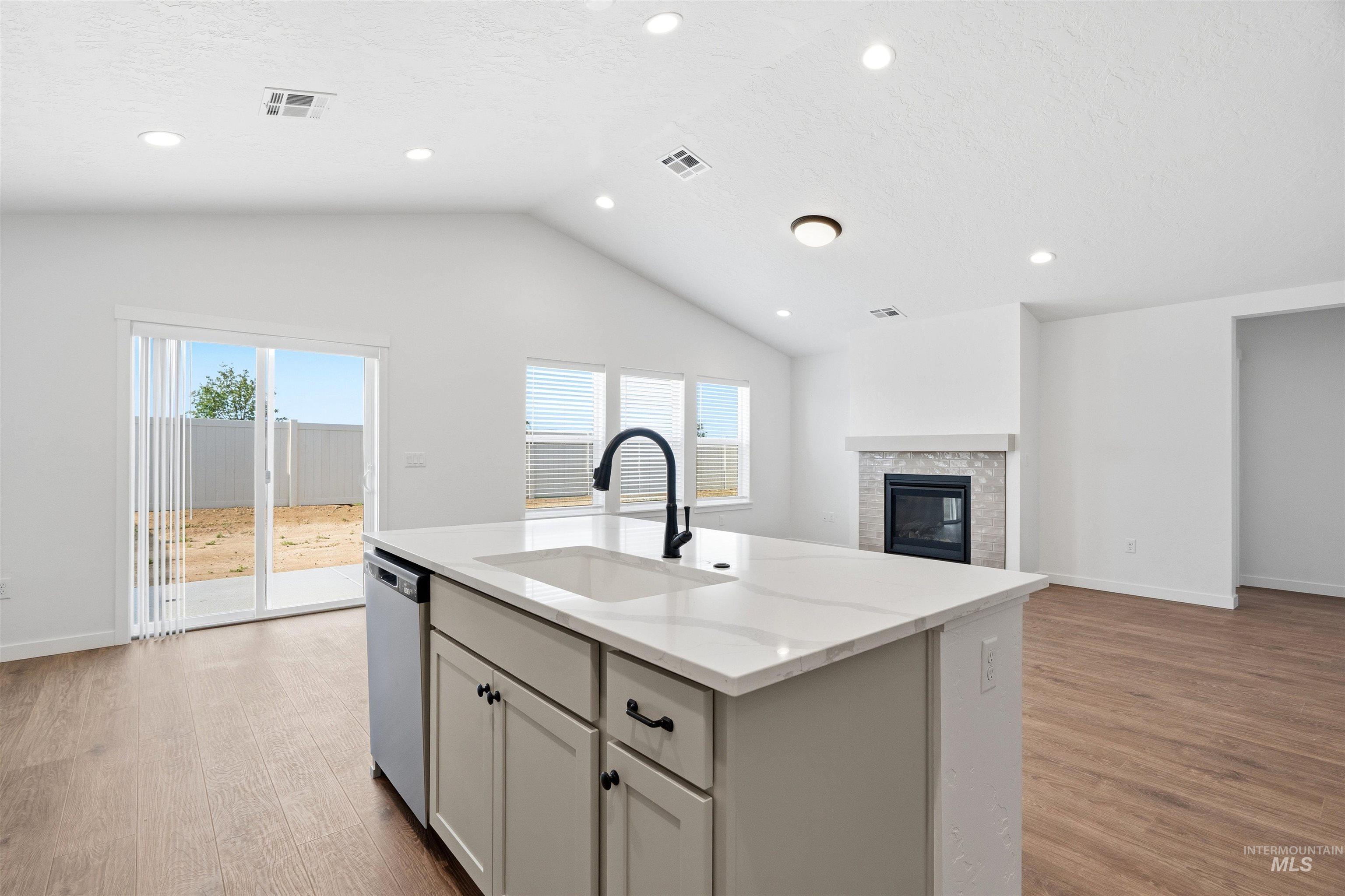 10123 Bellevue Ridge St Property Photo 6