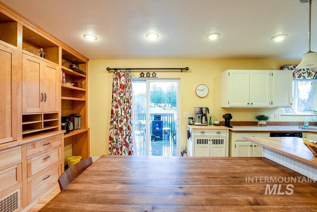 426 Quail Run Dr. Property Photo 17