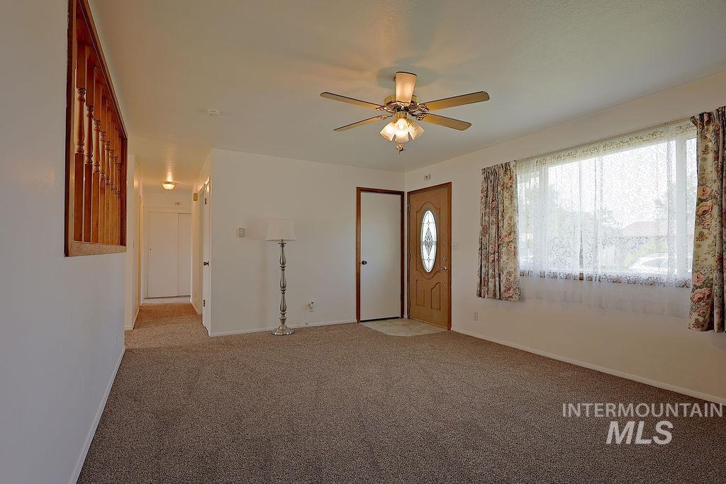 743 20th Ave. E Property Photo 5