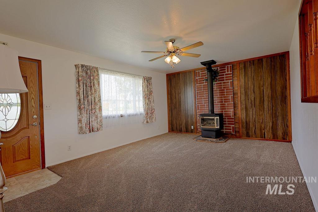 743 20th Ave. E Property Photo 6