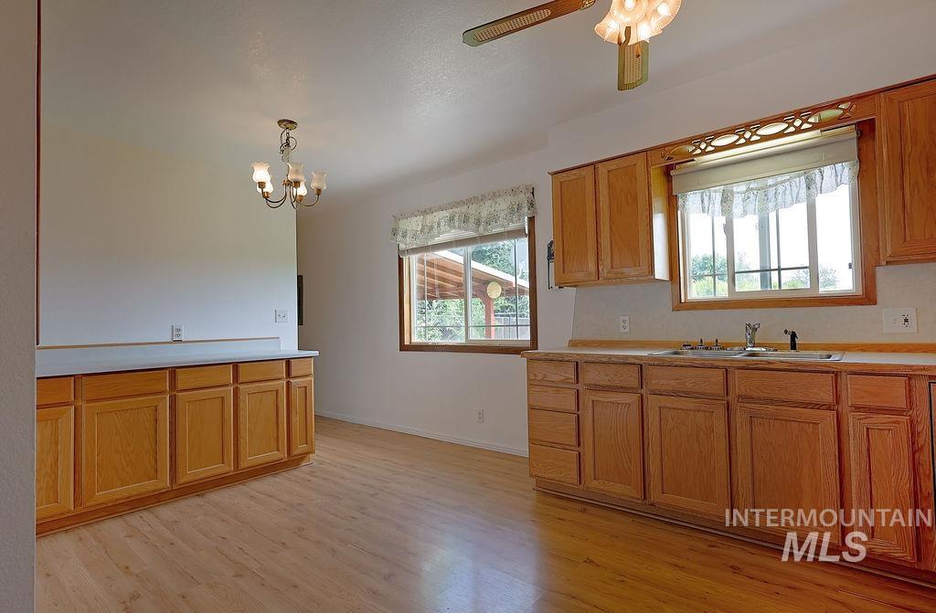 743 20th Ave. E Property Photo 7