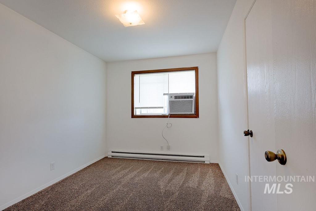 743 20th Ave. E Property Photo 13