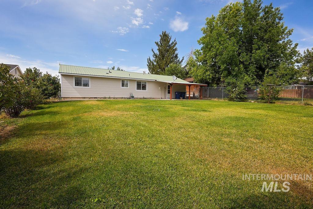 743 20th Ave. E Property Photo 22