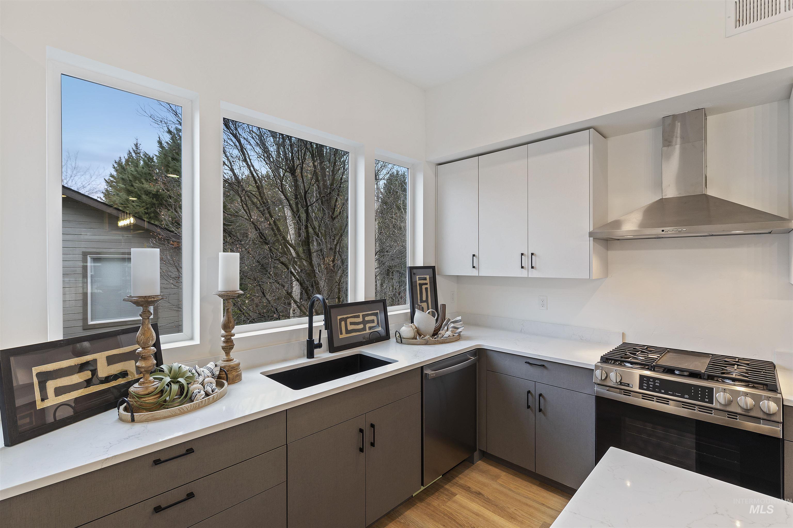 2049 S Makar Ln Property Photo 18
