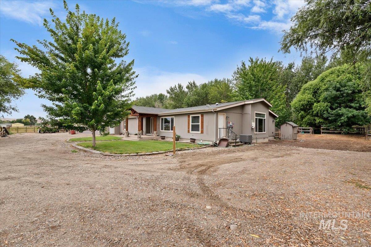 2123 Petersburg Ave Property Photo 4